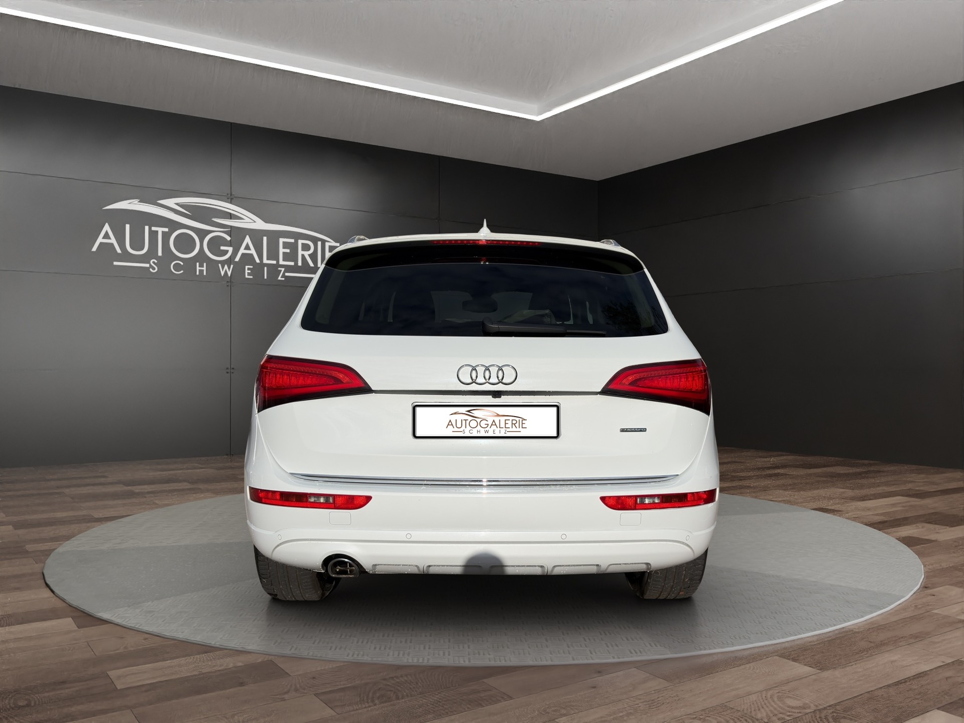 AUDI Q5 2.0 TDI quattro S-tronic | CH | Designpaket Sport | Adaptiv Tempomat | DAB | 19" | AMBITION | Xenon Plus |-image-3