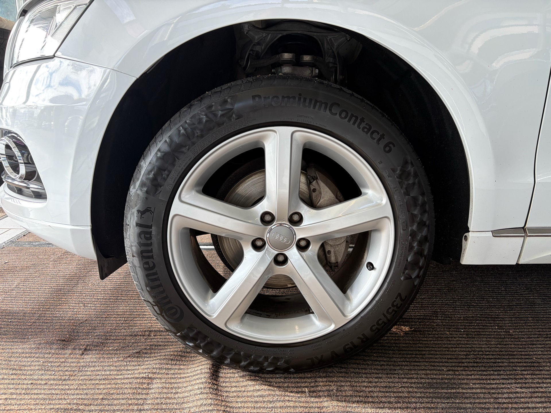 AUDI Q5 2.0 TDI quattro S-tronic | CH | Designpaket Sport | Adaptiv Tempomat | DAB | 19" | AMBITION | Xenon Plus |-image-9