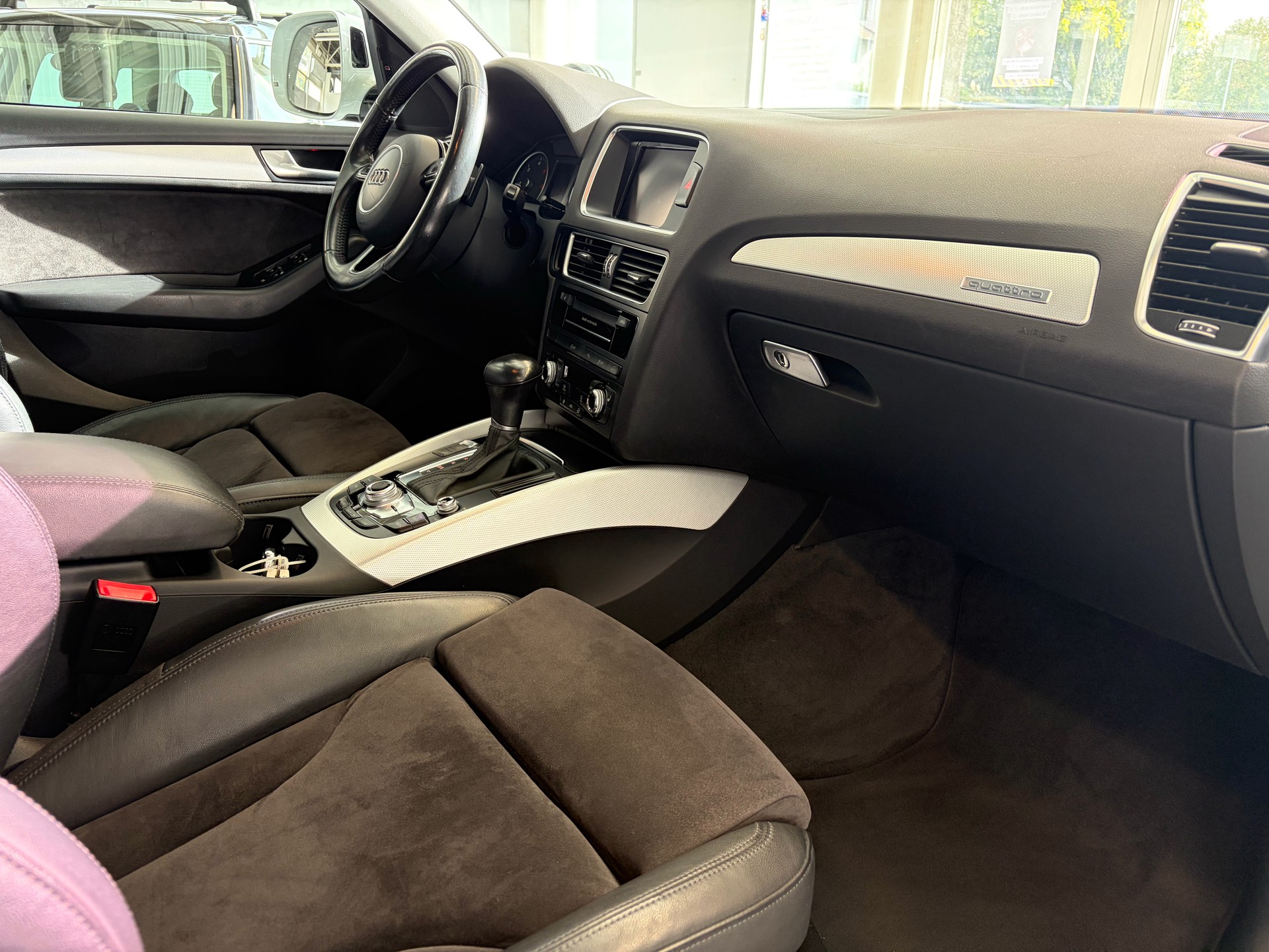 AUDI Q5 2.0 TDI quattro S-tronic | CH | Designpaket Sport | Adaptiv Tempomat | DAB | 19" | AMBITION | Xenon Plus |-image-28