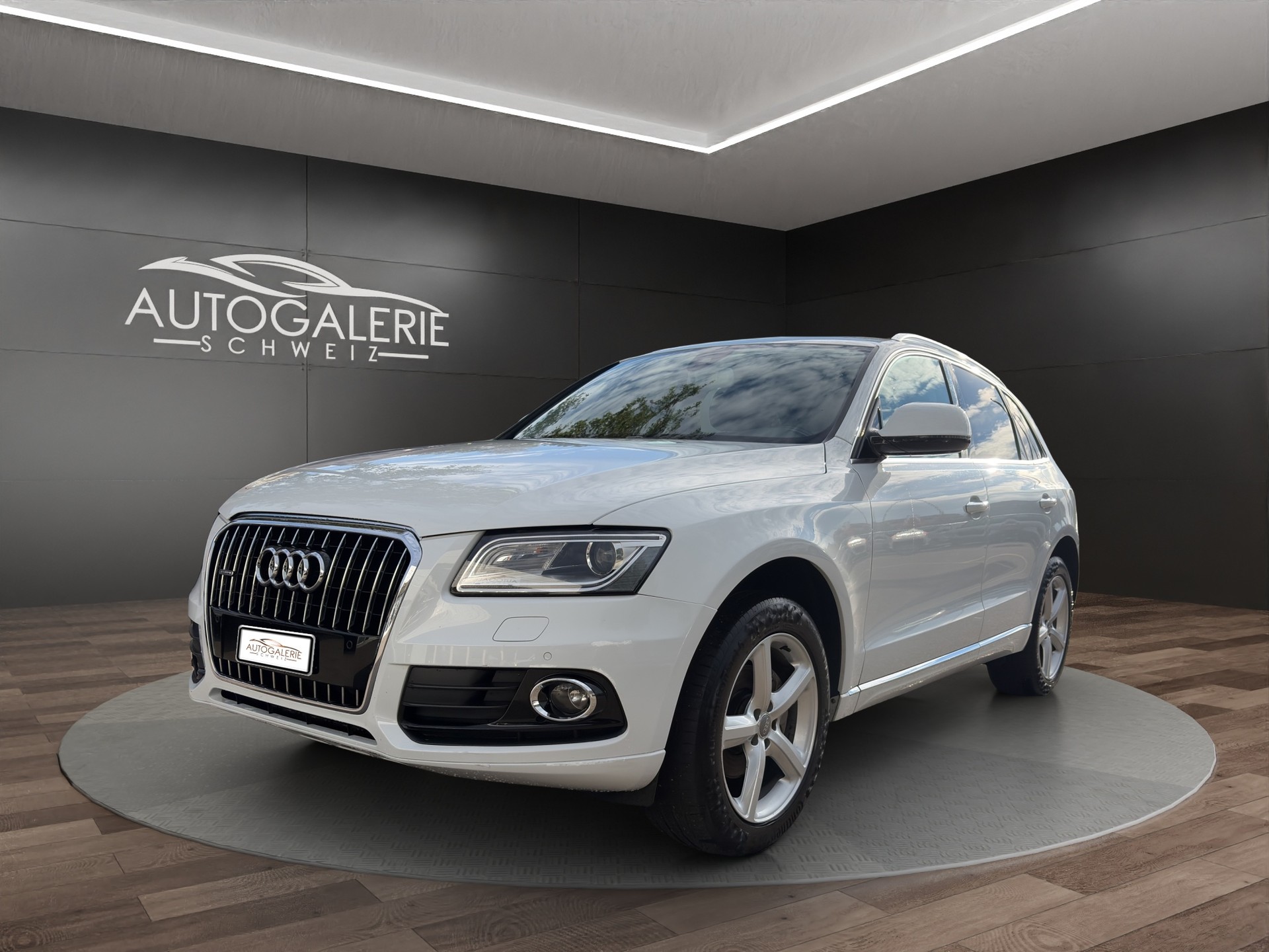 AUDI Q5 2.0 TDI quattro S-tronic | CH | Designpaket Sport | Adaptiv Tempomat | DAB | 19" | AMBITION | Xenon Plus |-image-0