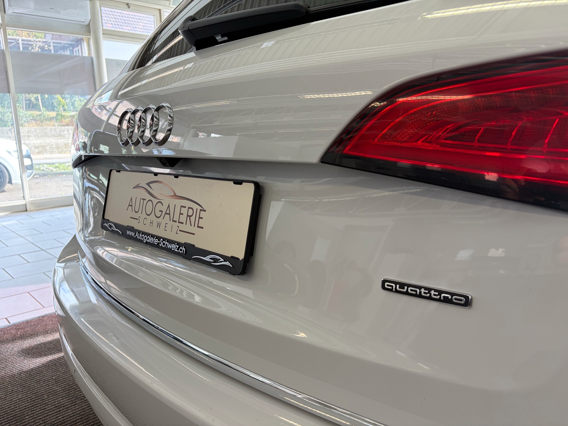 AUDI Q5 2.0 TDI quattro S-tronic | CH | Designpaket Sport | Adaptiv Tempomat | DAB | 19" | AMBITION | Xenon Plus |-image-25