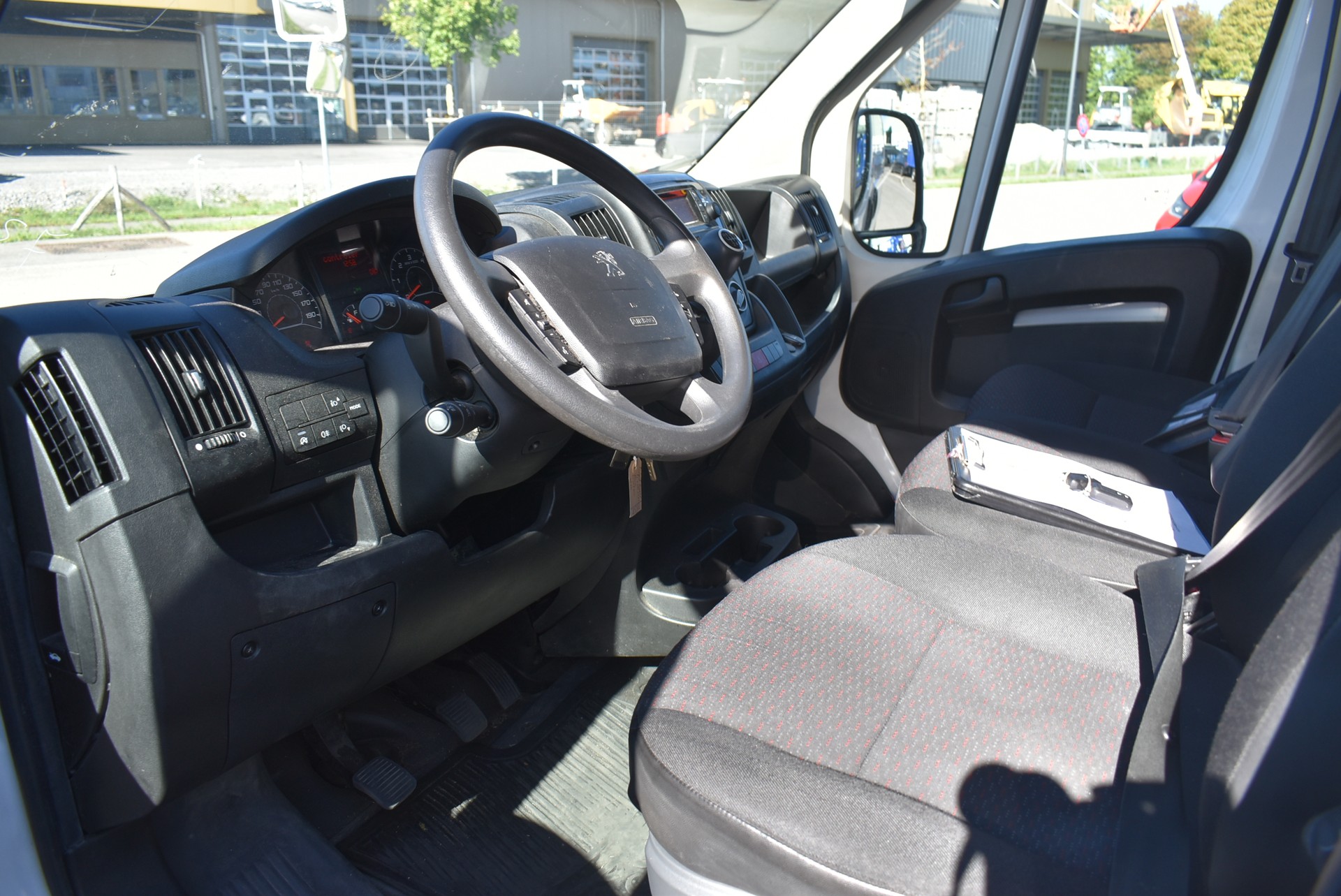 PEUGEOT Boxer 2.2 HDI 333 L2H2-image-3