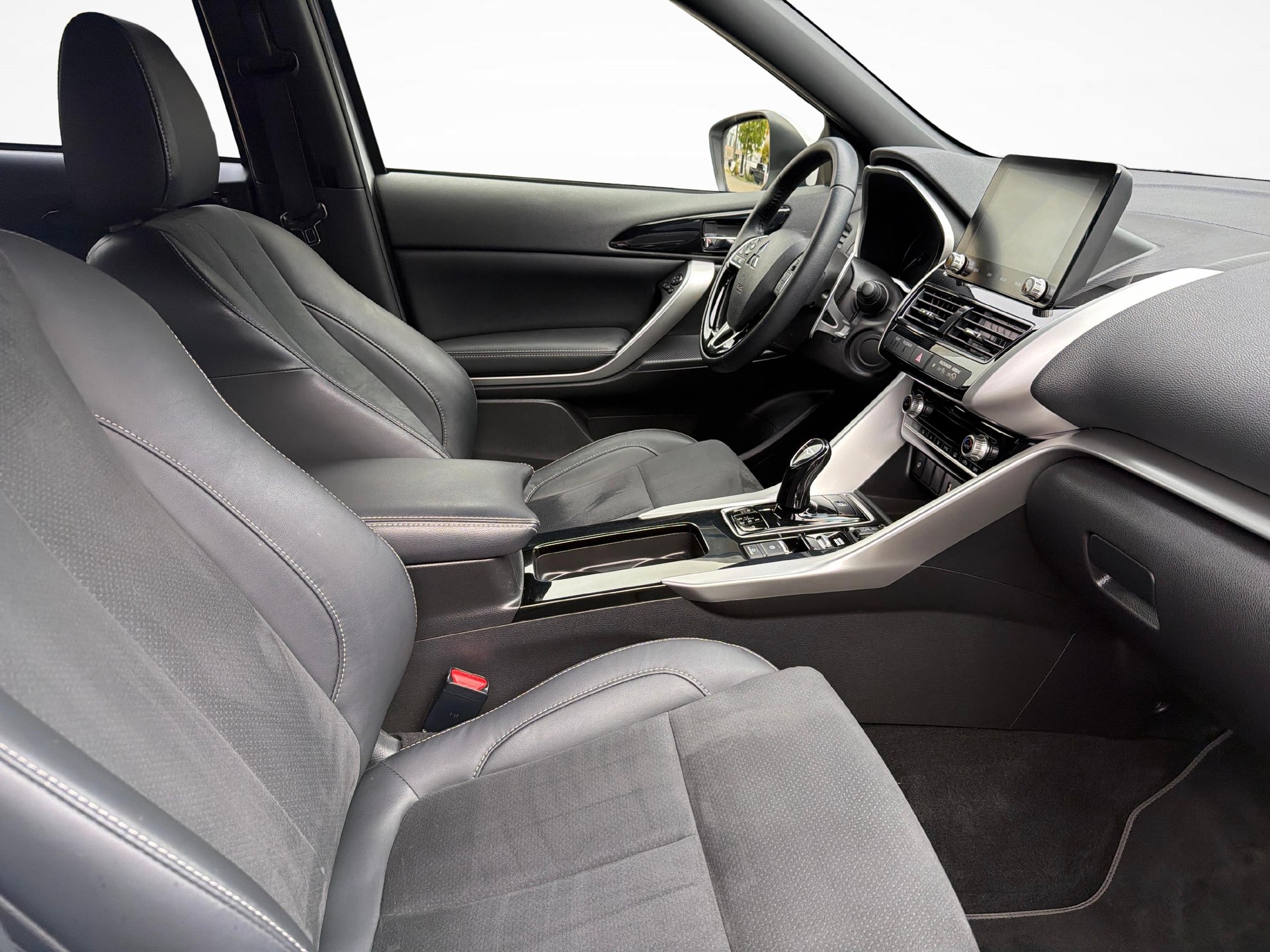 MITSUBISHI Eclipse Cross 2.4 PHEV Style 4x4-image-9