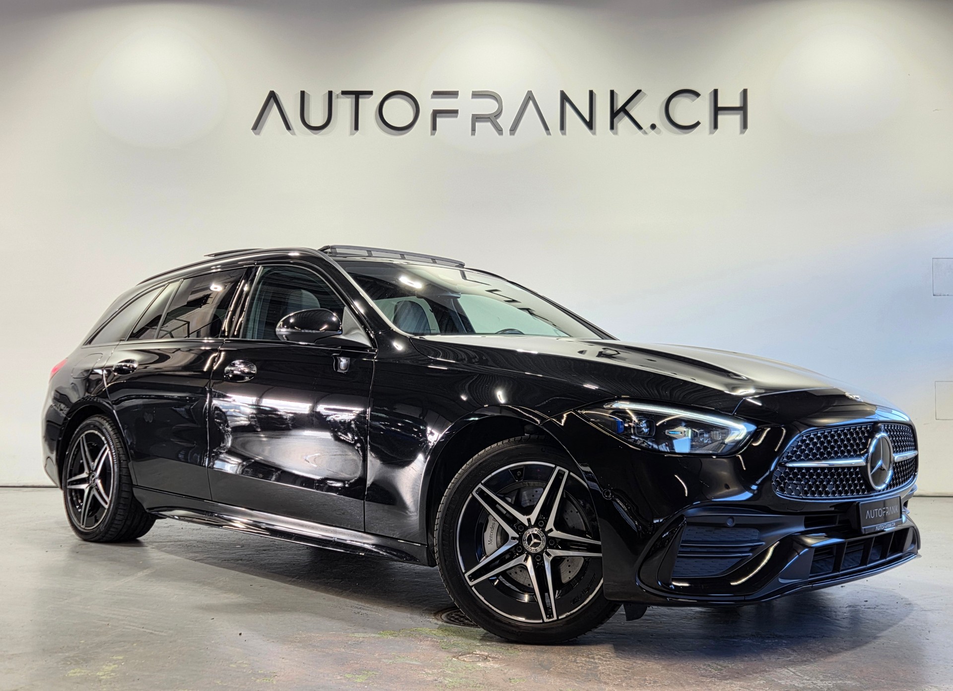 MERCEDES-BENZ C 300 e AMG Line Kombi-image-16
