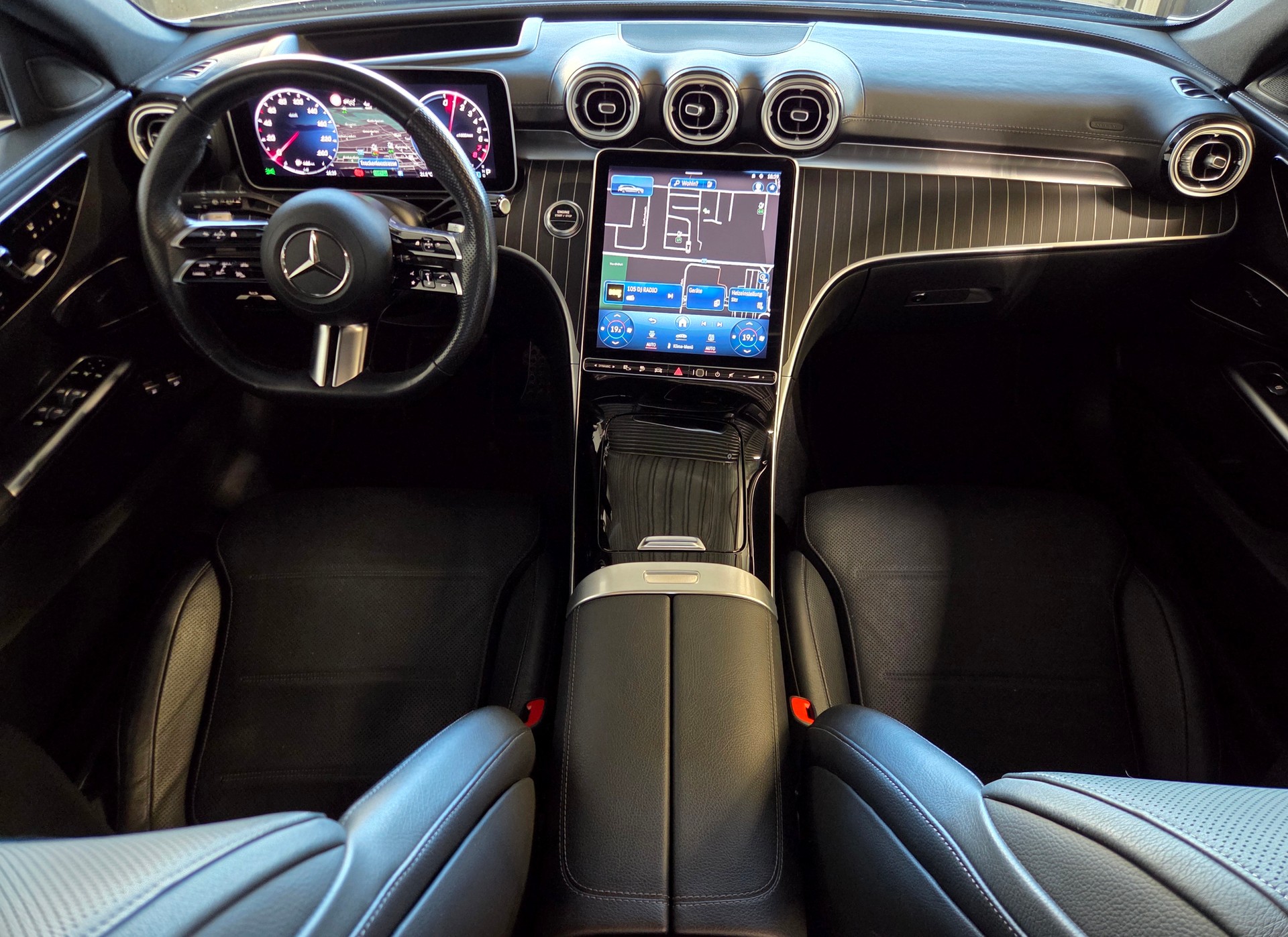 MERCEDES-BENZ C 300 e AMG Line Kombi-image-7