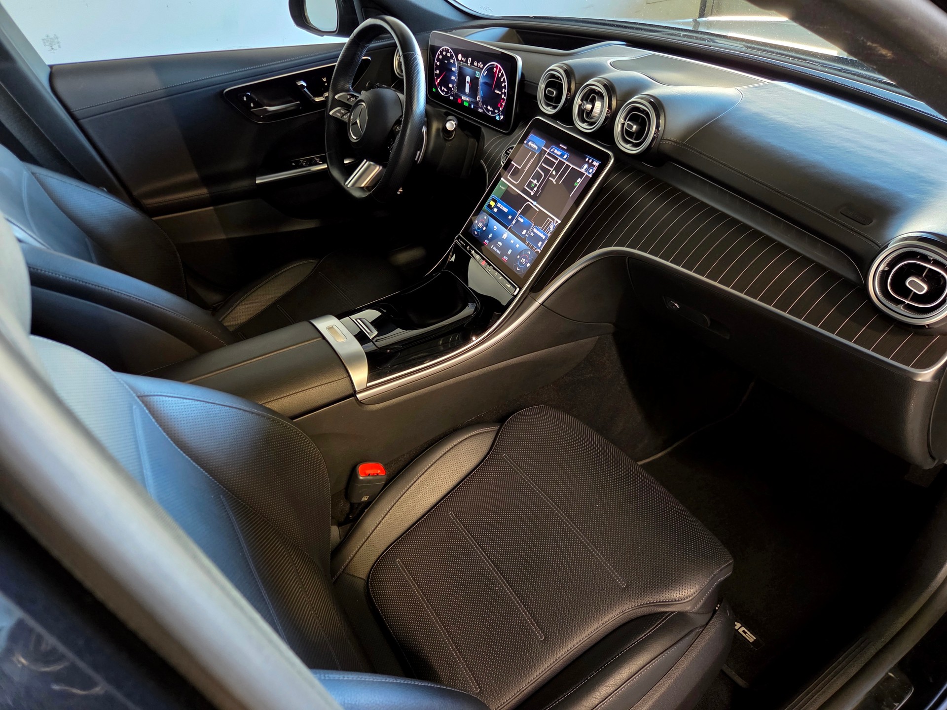 MERCEDES-BENZ C 300 e AMG Line Kombi-image-14