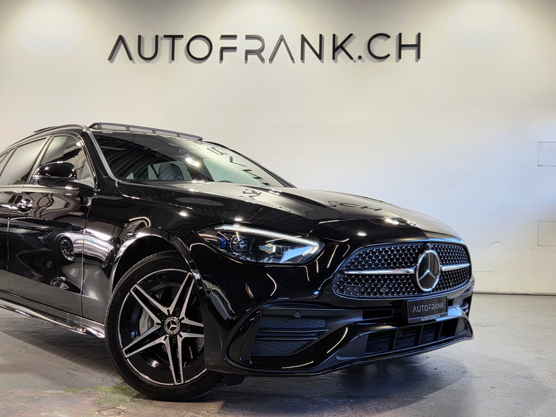 MERCEDES-BENZ C 300 e AMG Line Kombi-image-9