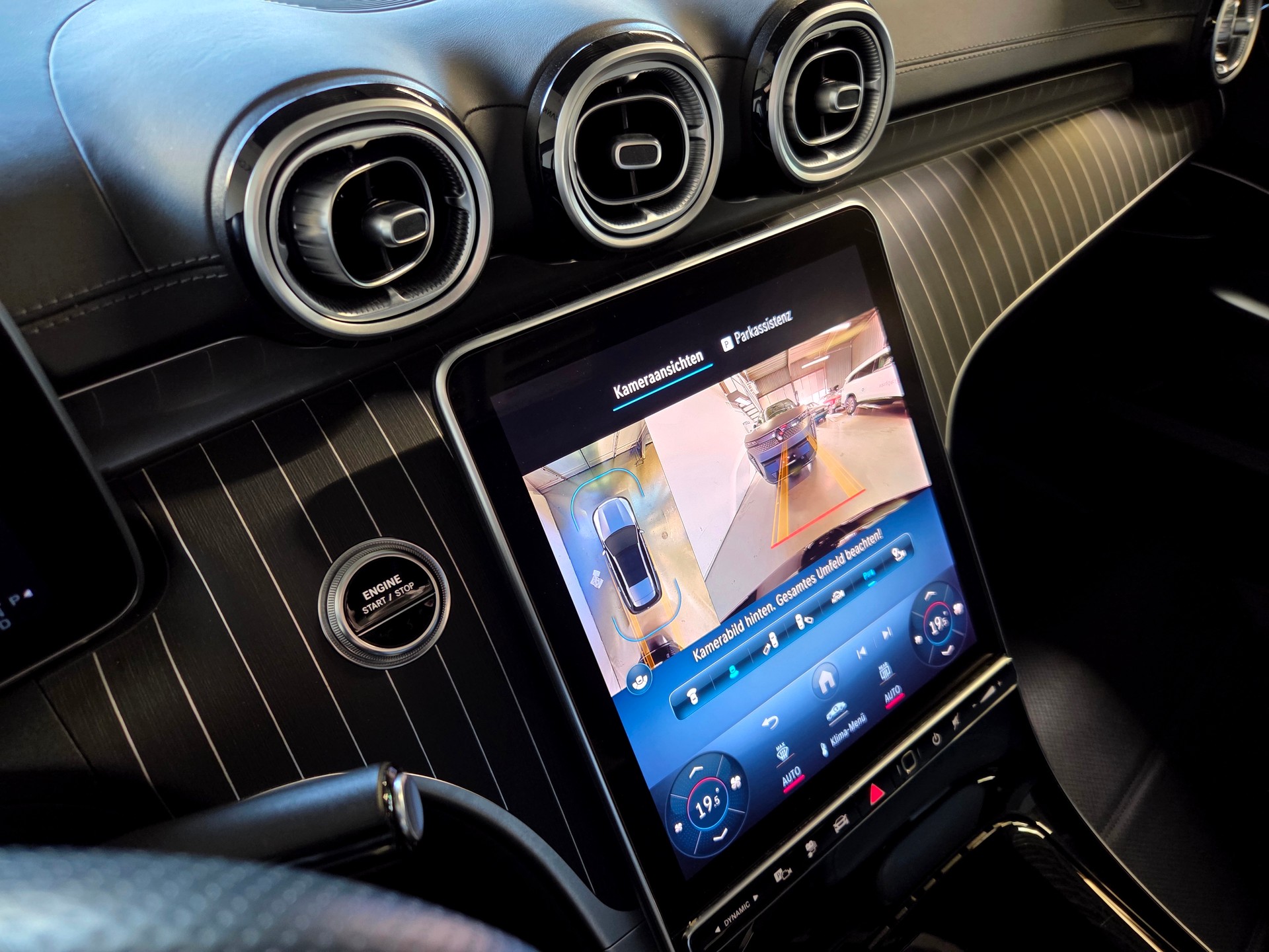 MERCEDES-BENZ C 300 e AMG Line Kombi-image-5