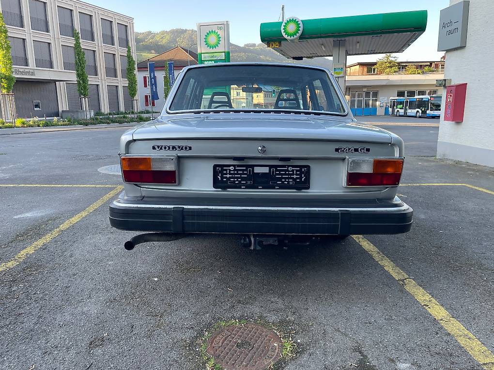 VOLVO 240-image-3