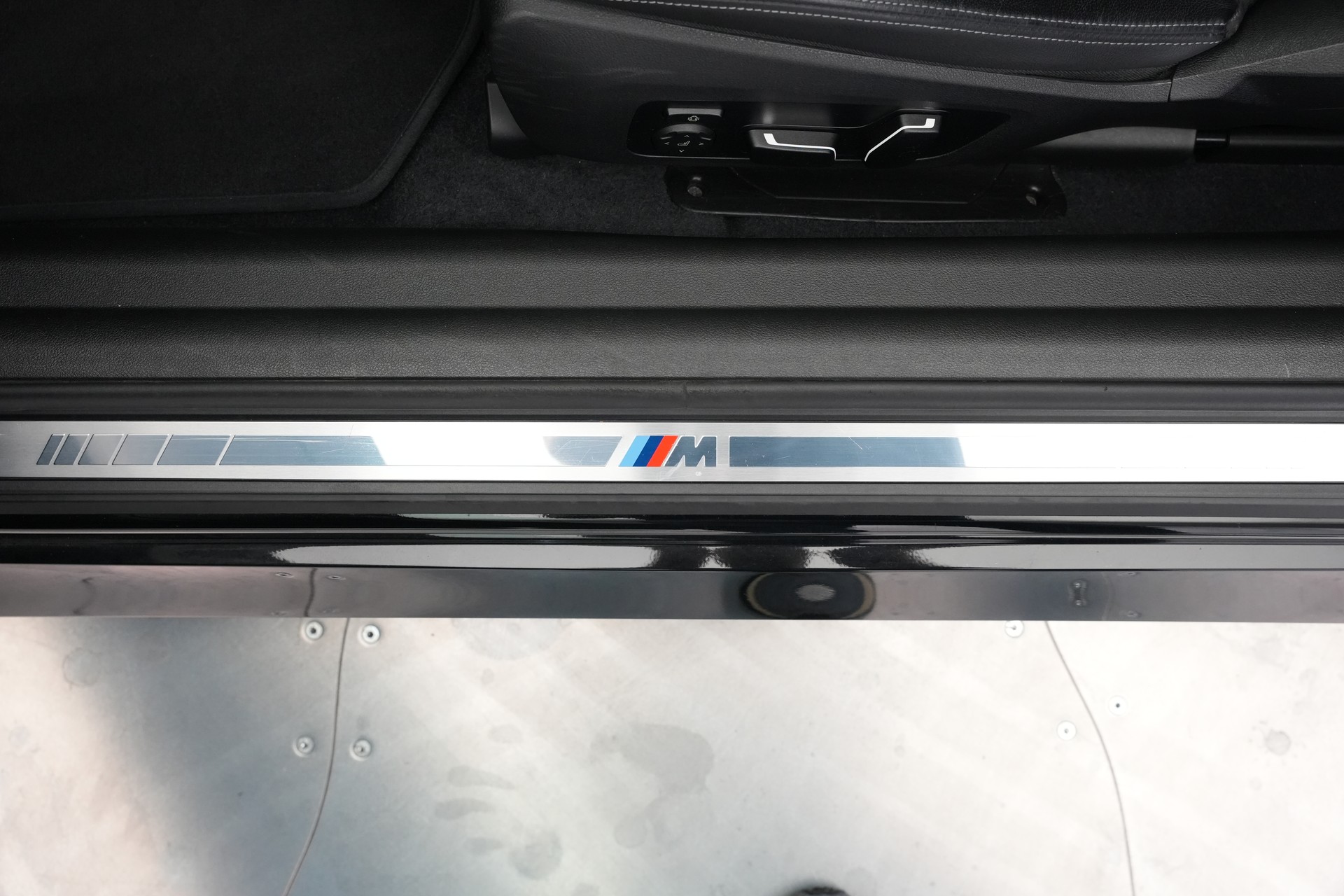 BMW 220i M Sport Pro *Head-Up* *Driving Assistant*-image-26