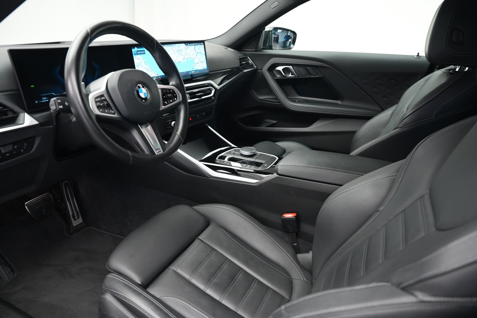 BMW 220i M Sport Pro *Head-Up* *Driving Assistant*-image-9