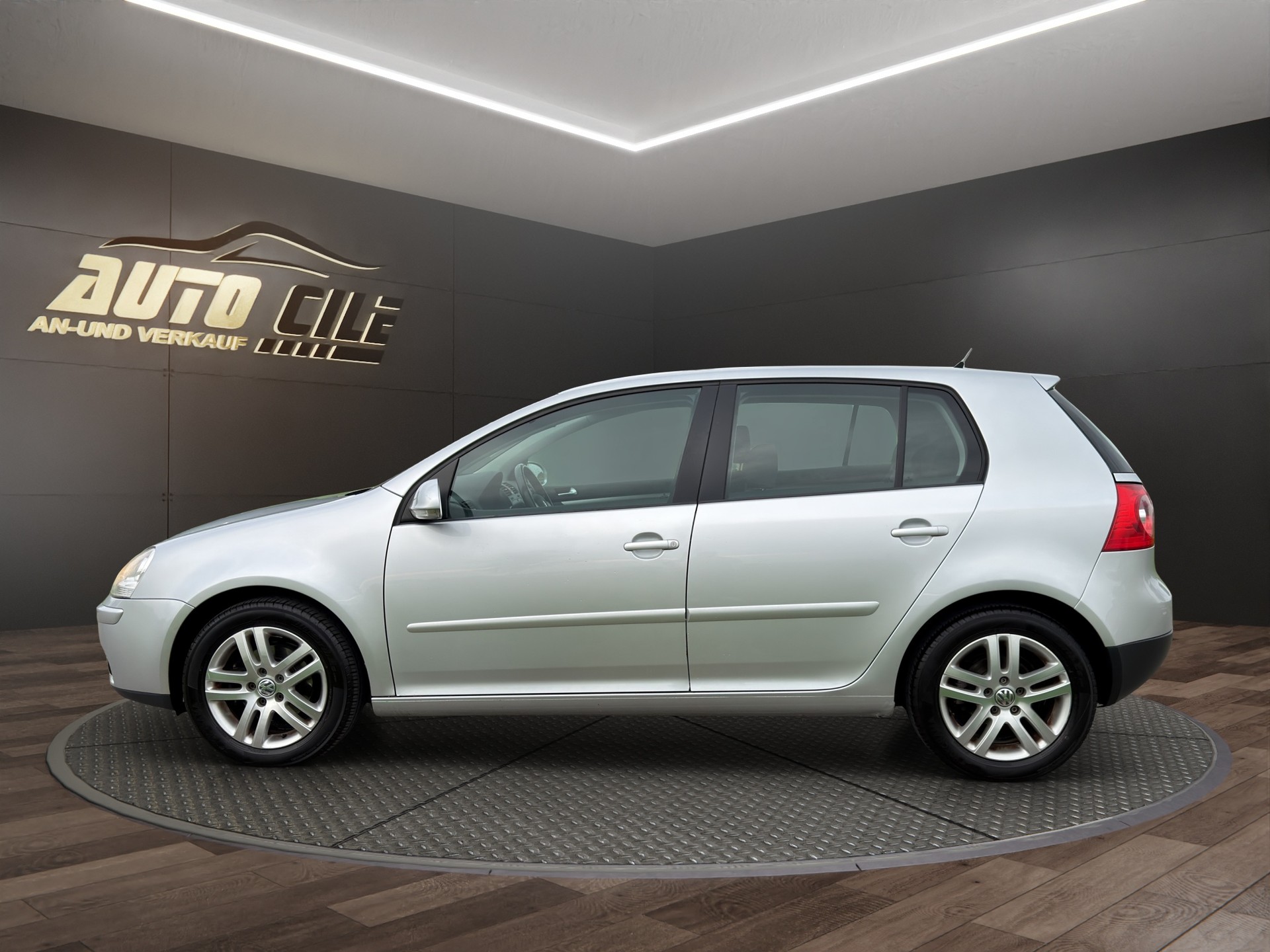 VW Golf 1.6 FSI Goal-image-3
