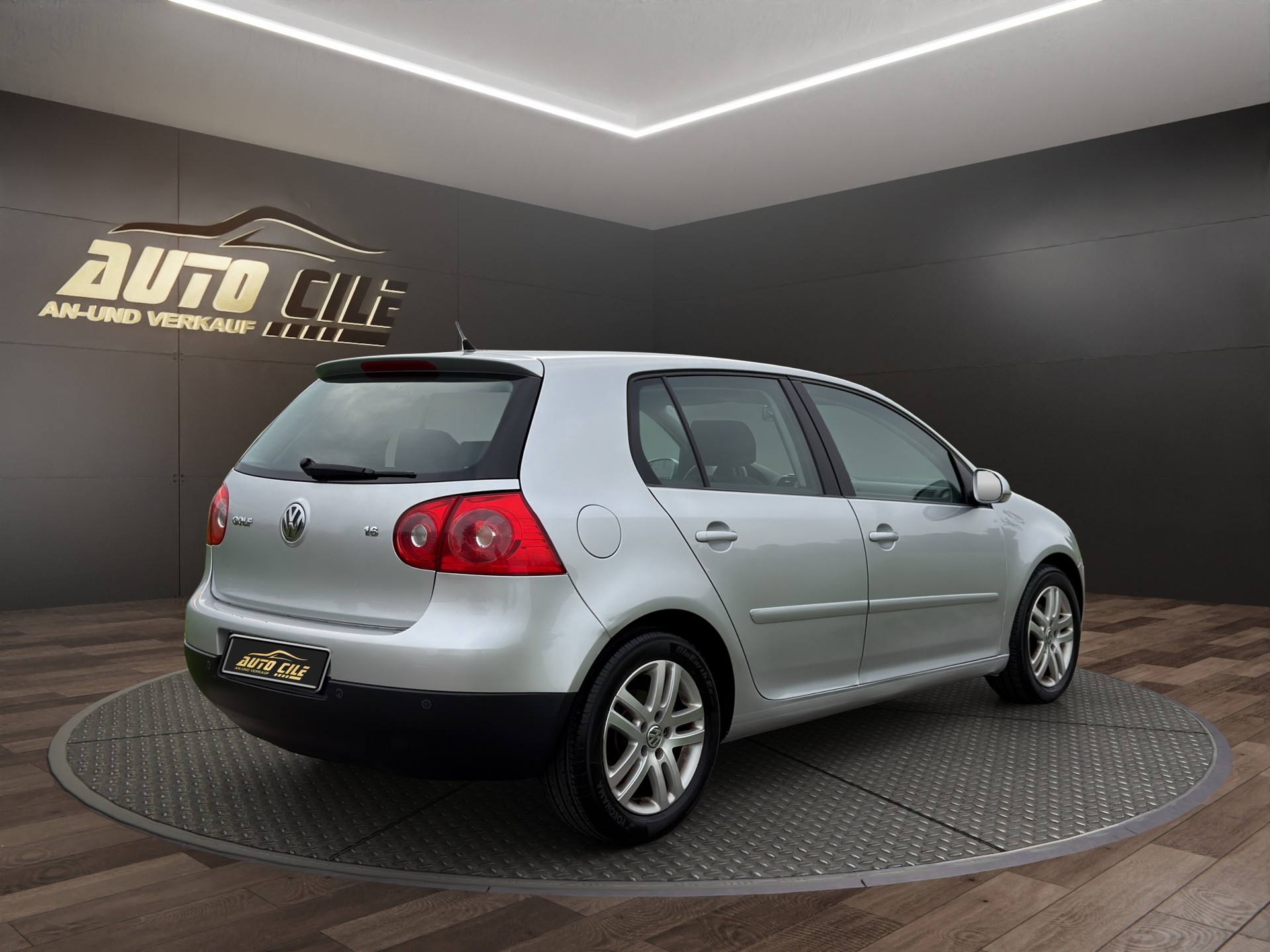 VW Golf 1.6 FSI Goal-image-7
