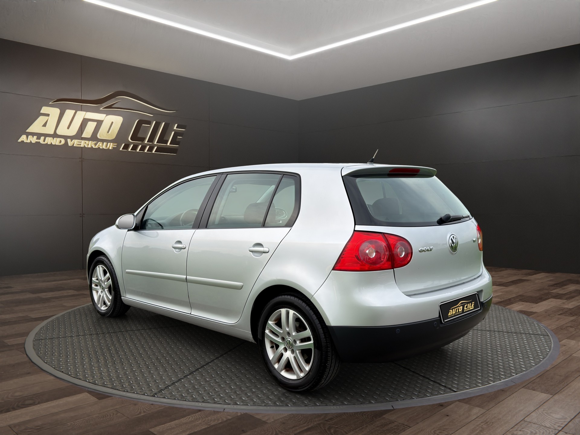 VW Golf 1.6 FSI Goal-image-5