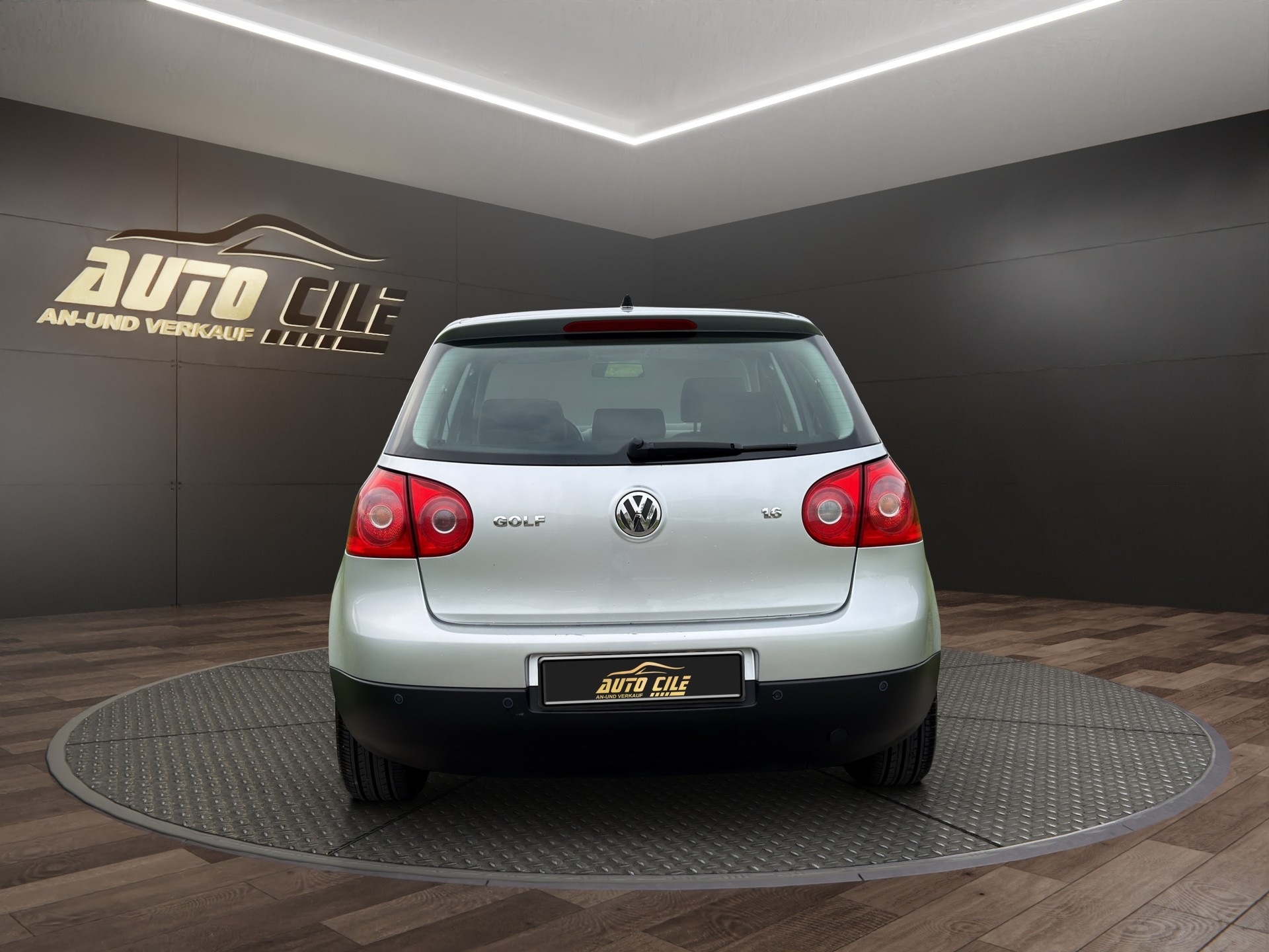 VW Golf 1.6 FSI Goal-image-6