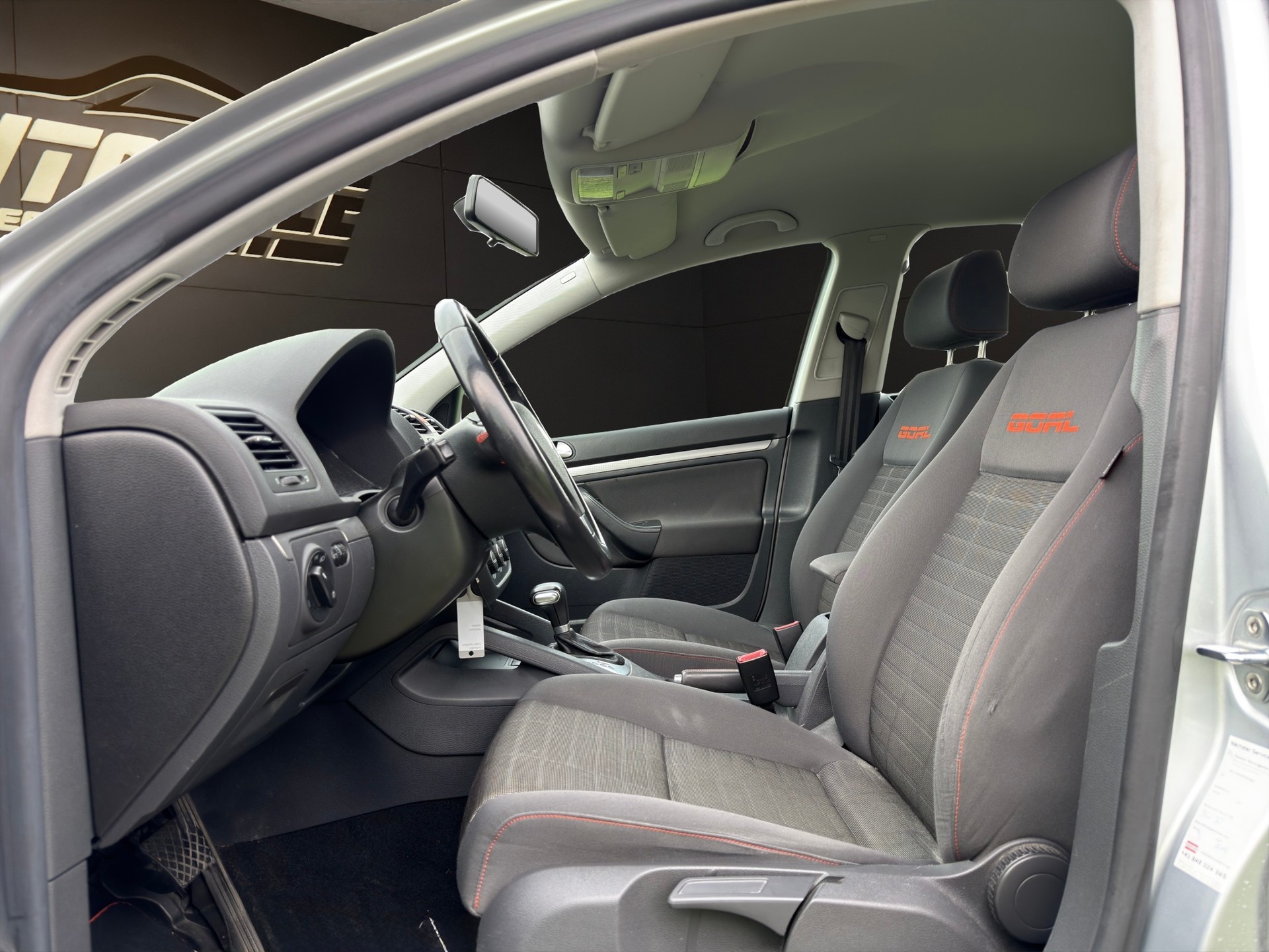 VW Golf 1.6 FSI Goal-image-10