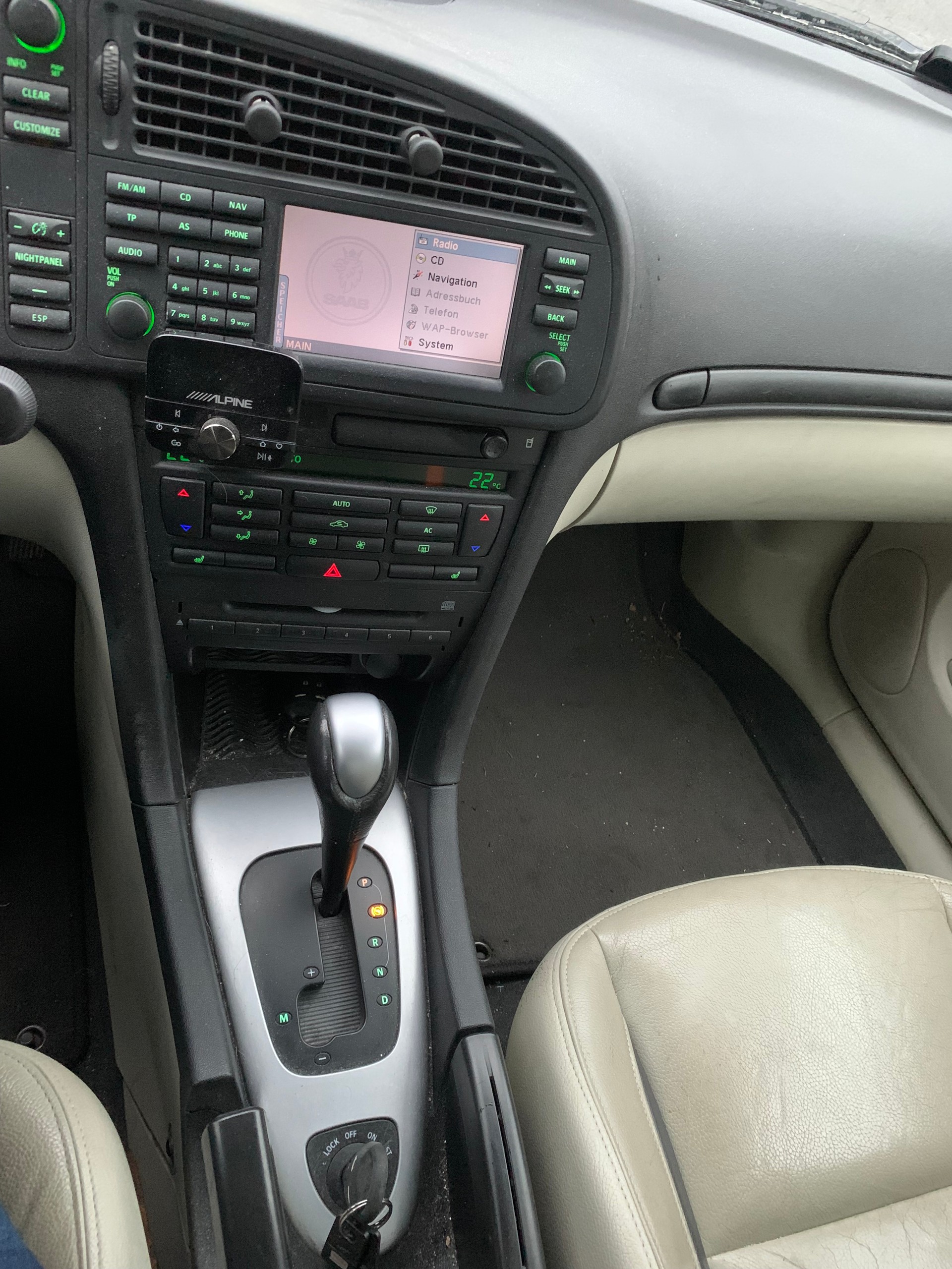 SAAB 9-3 2.0T Vector-image-9
