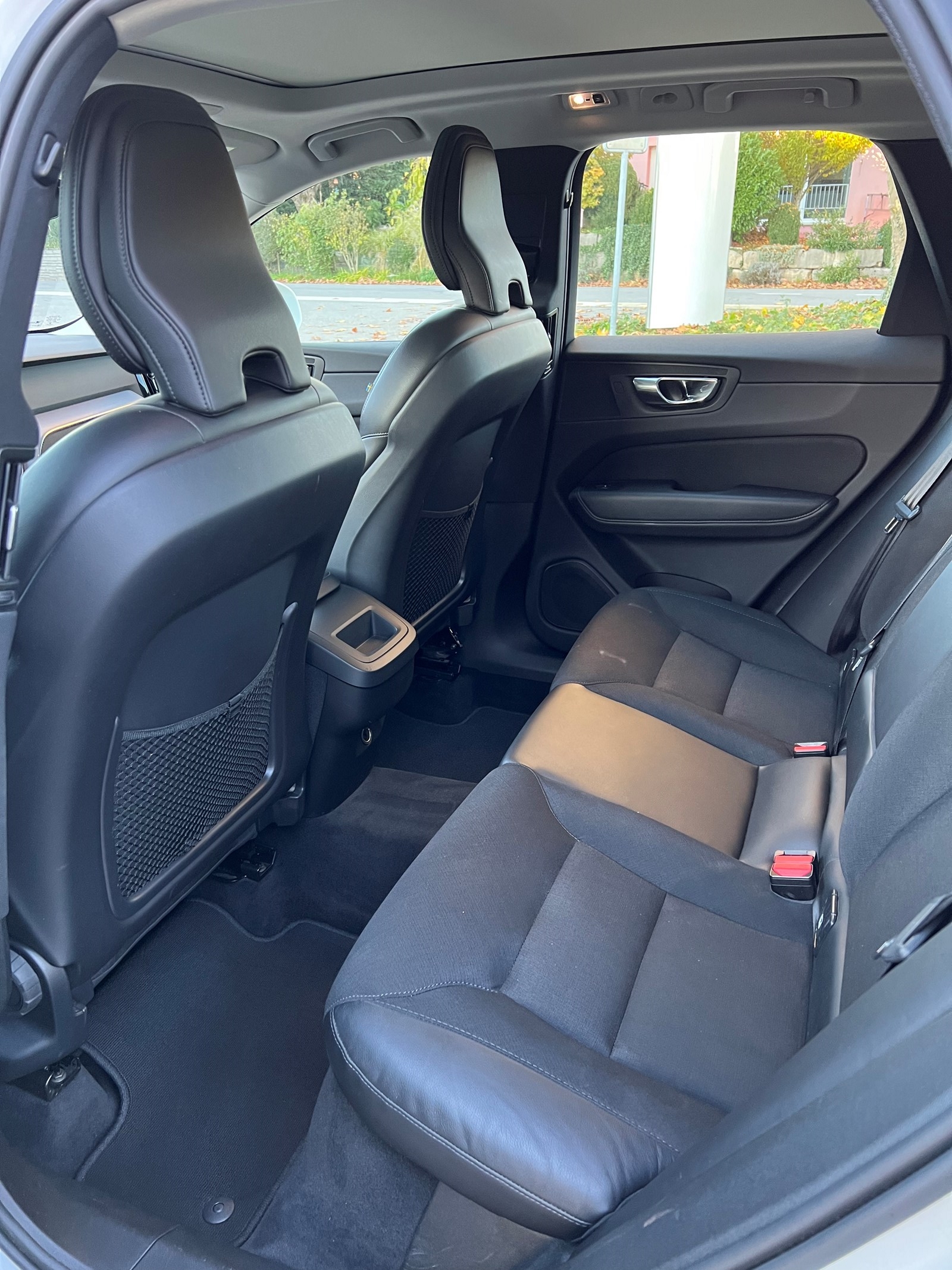 VOLVO XC60 D4 AWD Momentum Geartronic-image-8