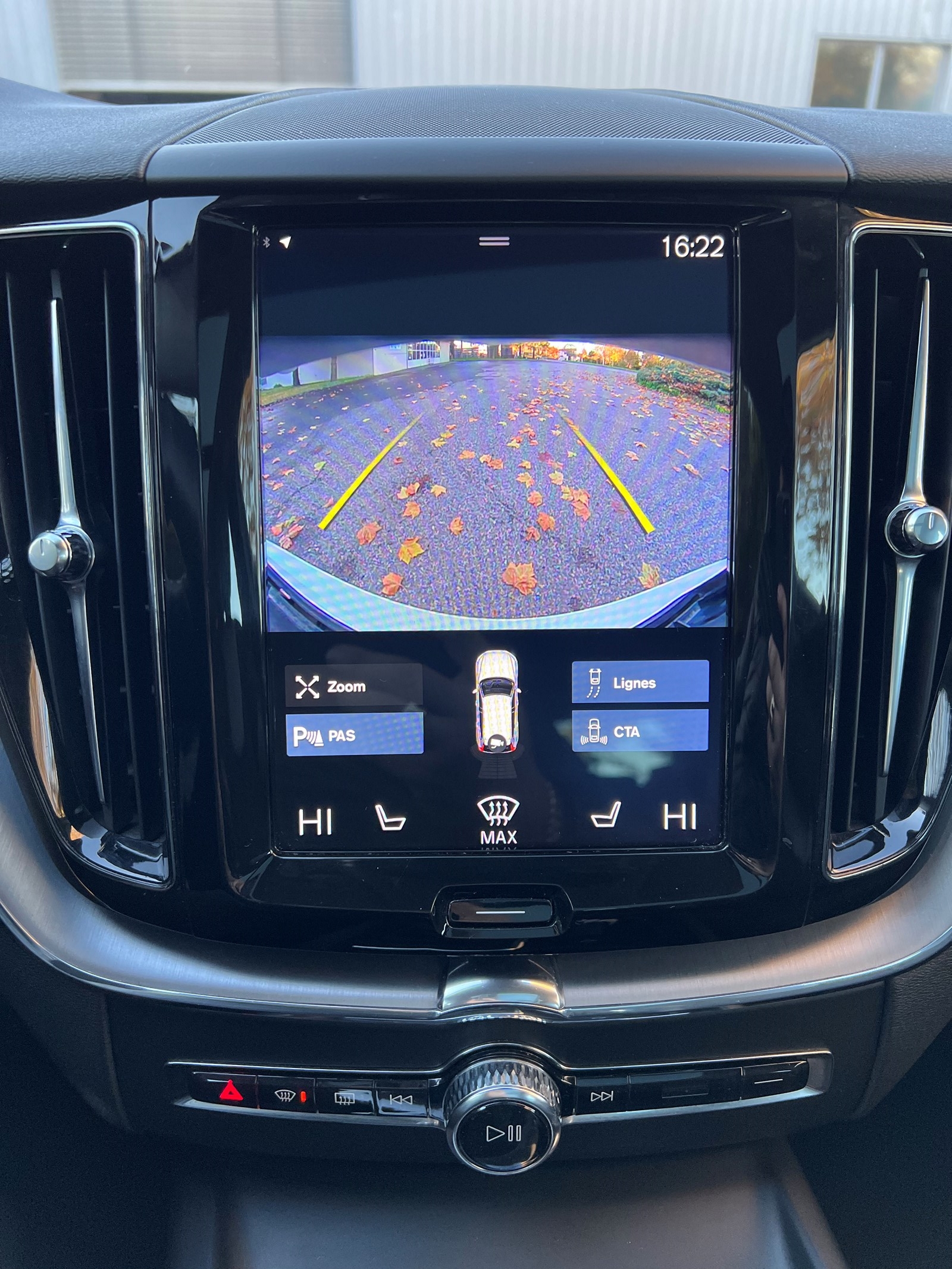 VOLVO XC60 D4 AWD Momentum Geartronic-image-13