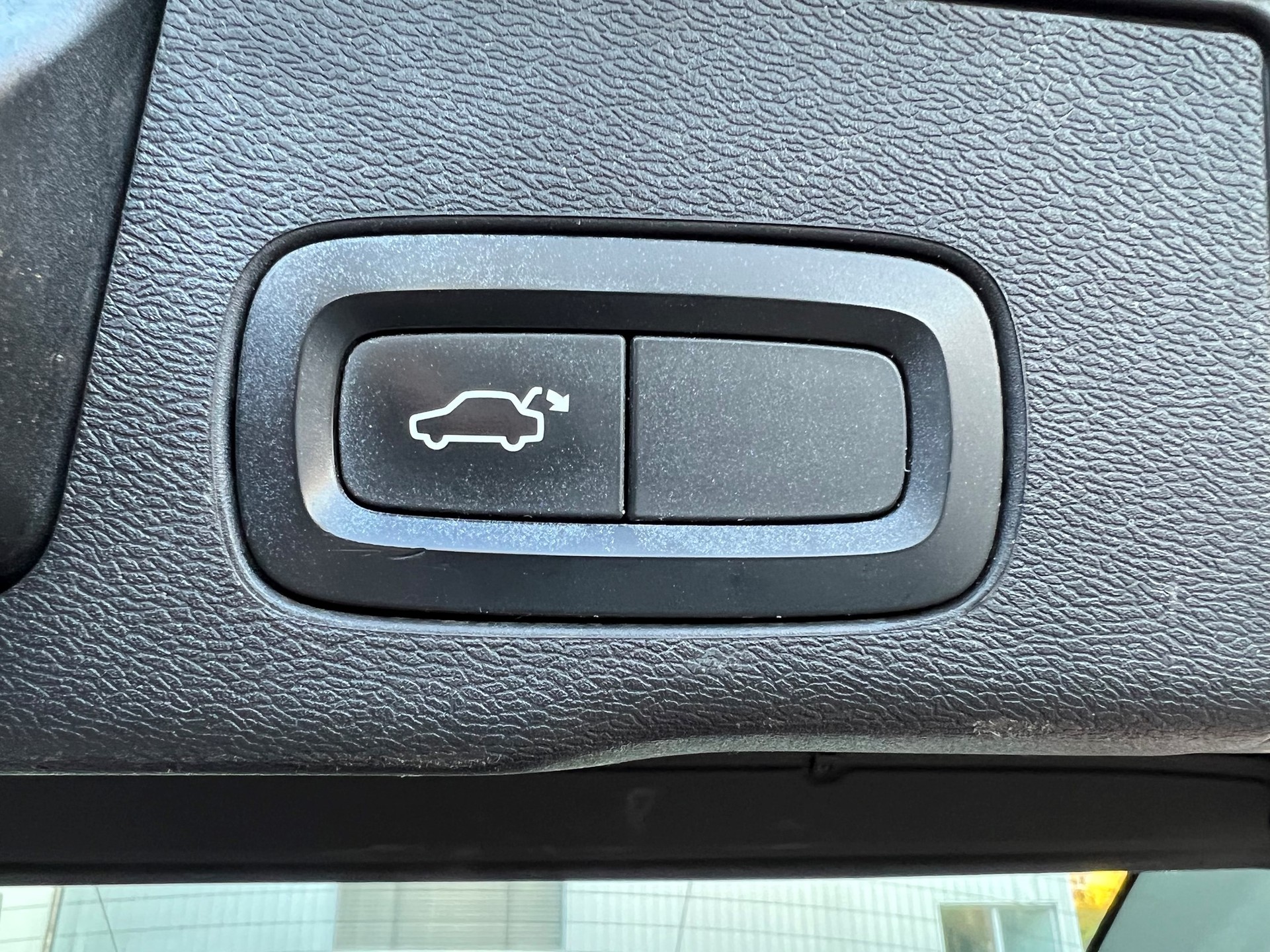 VOLVO XC60 D4 AWD Momentum Geartronic-image-6