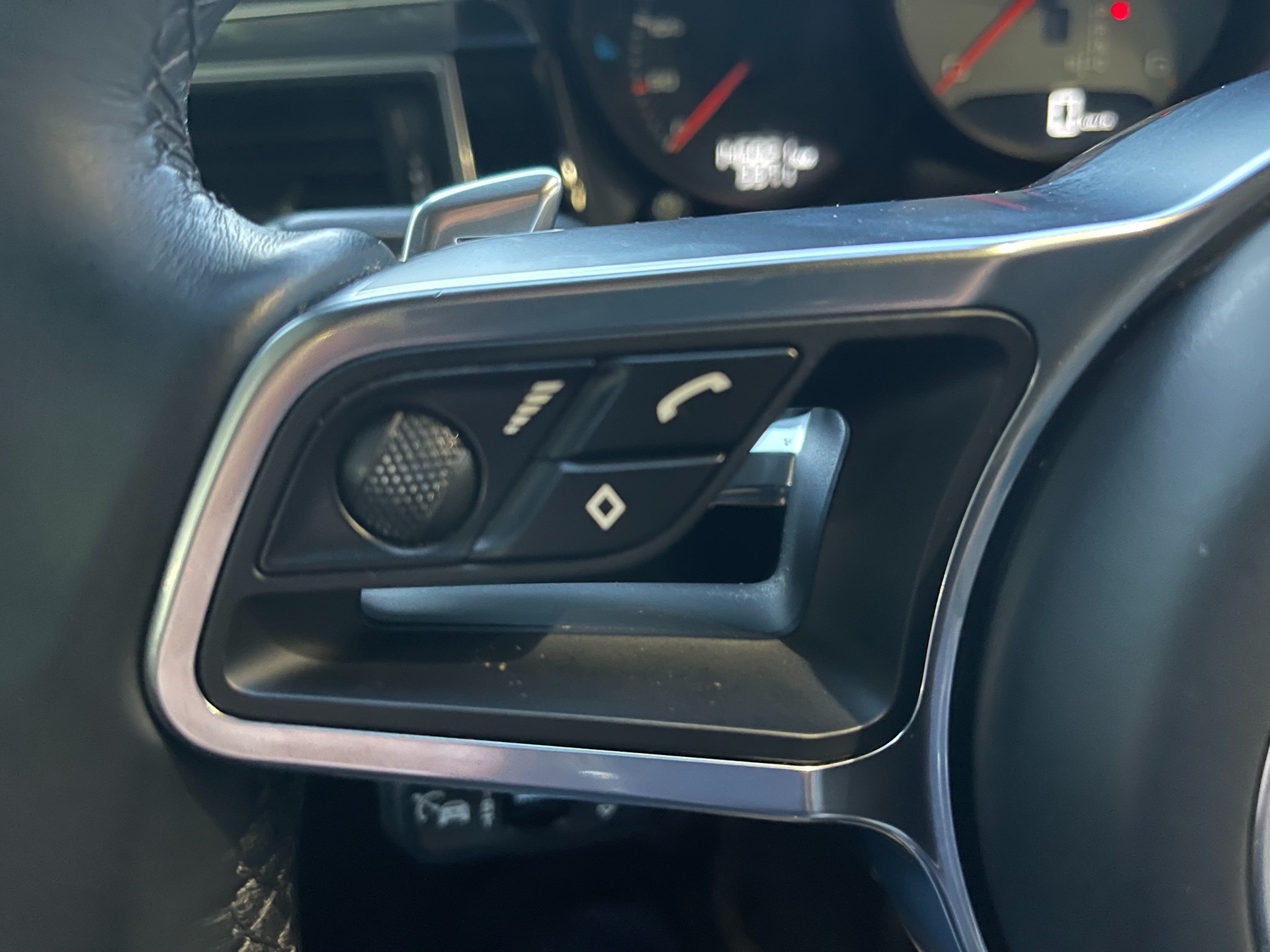 PORSCHE Macan S Diesel PDK-image-15