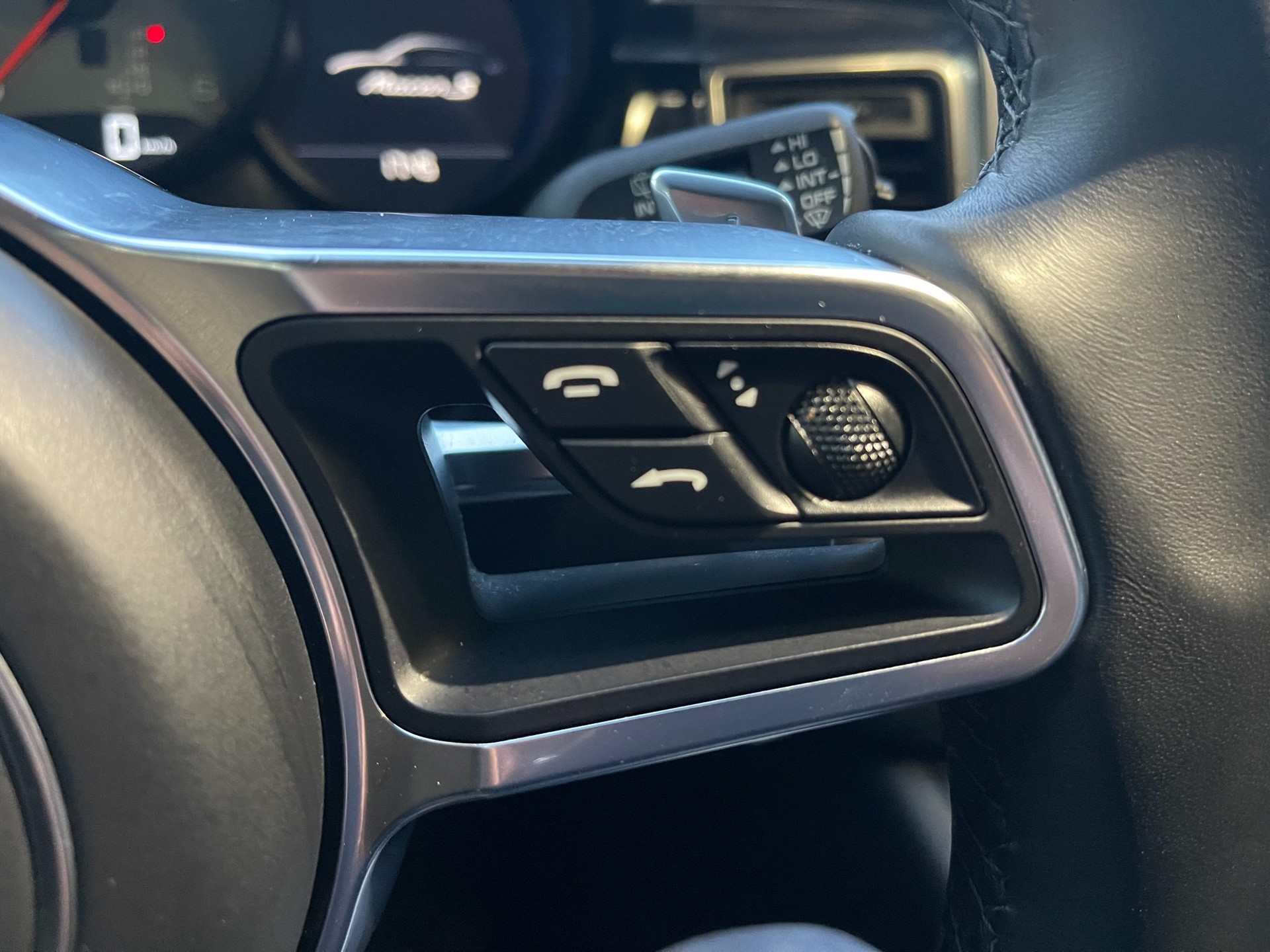 PORSCHE Macan S Diesel PDK-image-9