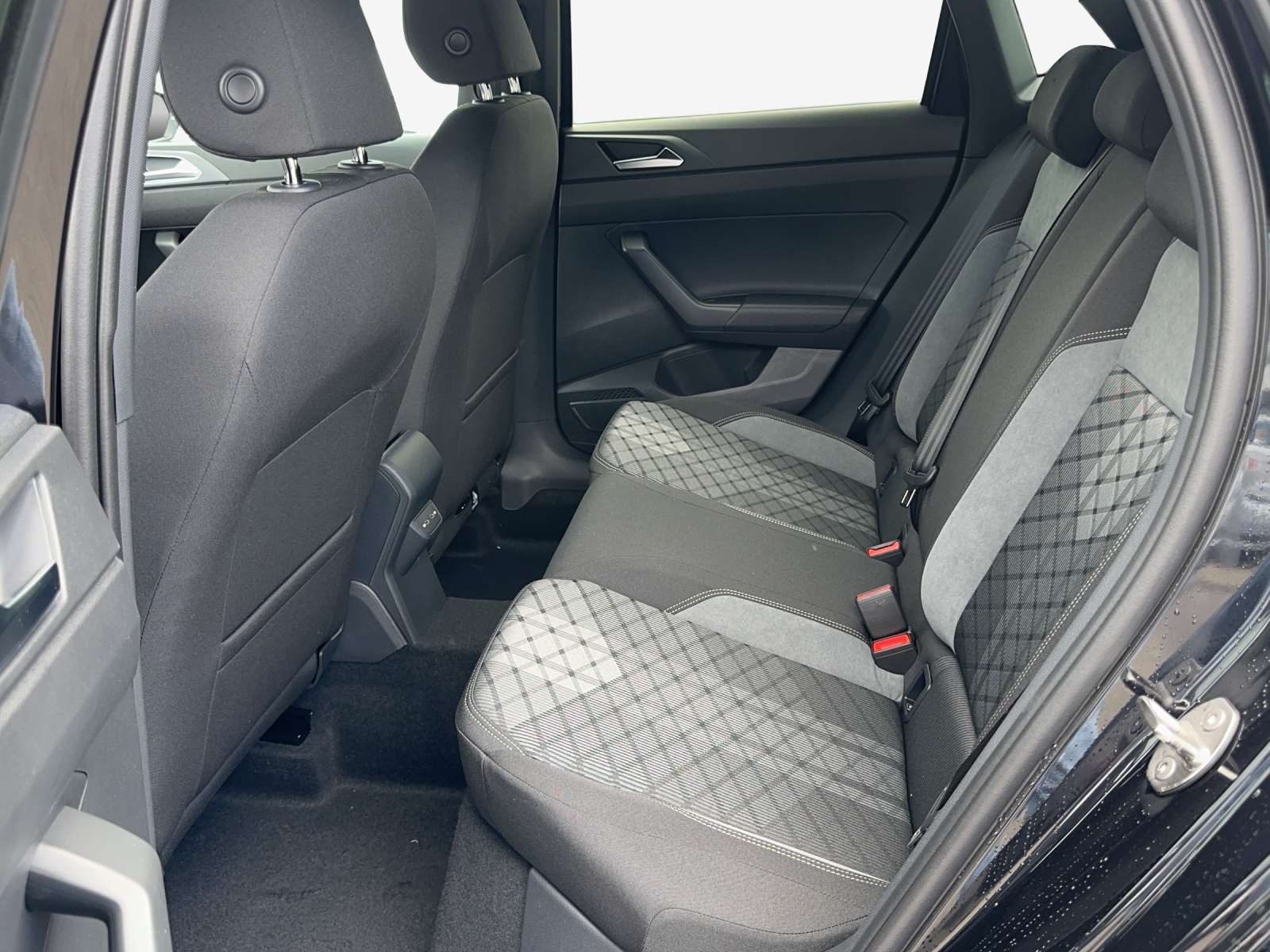 VW Polo 1.0 TSI R-Line DSG-image-8