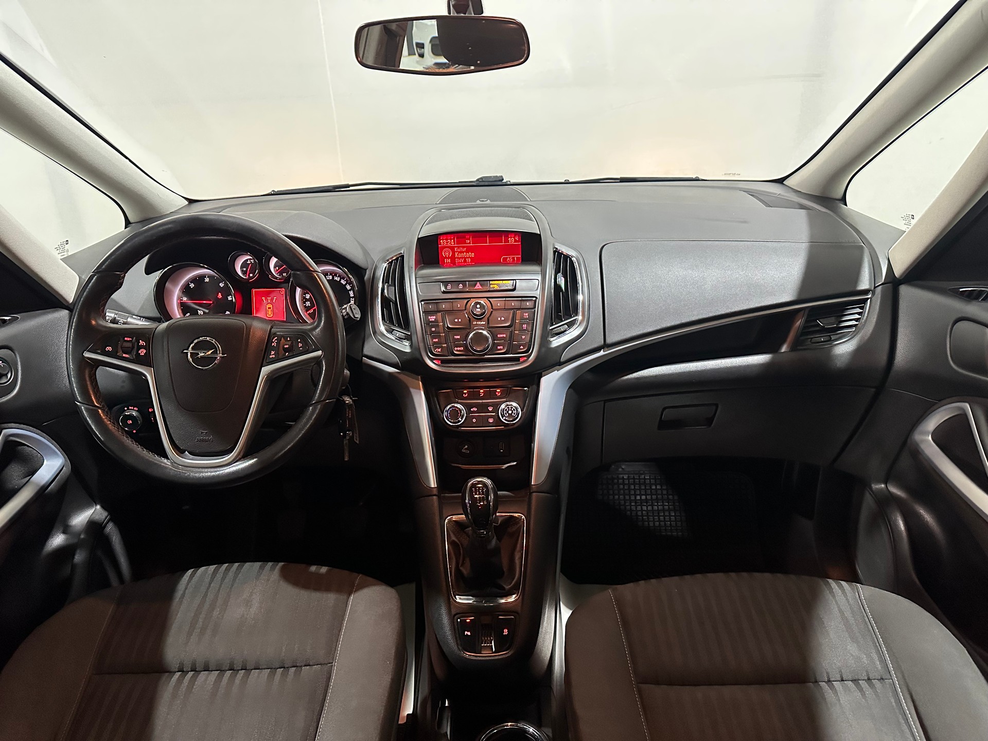 OPEL Zafira Tourer 2.0 CDTi BiTurbo Sport-image-12