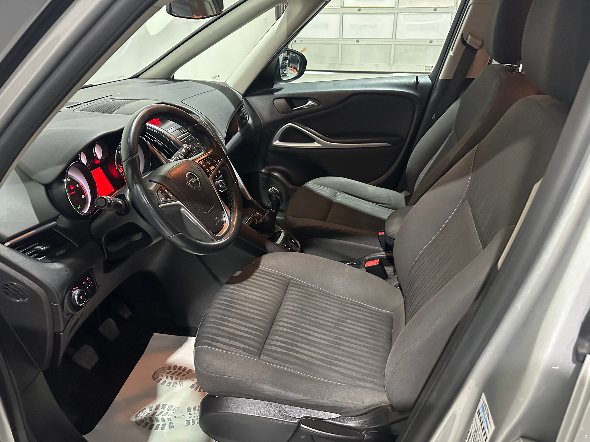 OPEL Zafira Tourer 2.0 CDTi BiTurbo Sport-image-13
