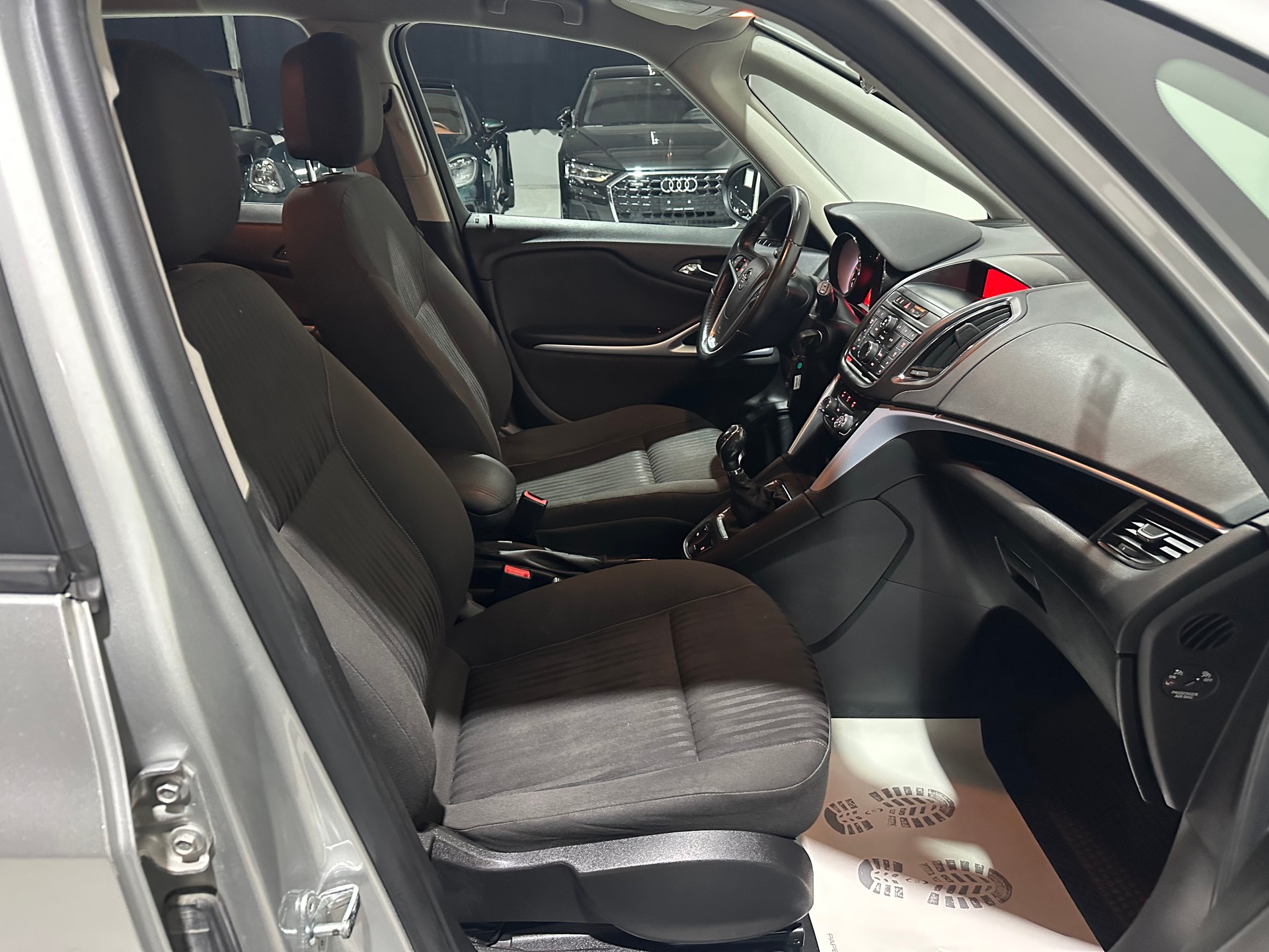OPEL Zafira Tourer 2.0 CDTi BiTurbo Sport-image-14