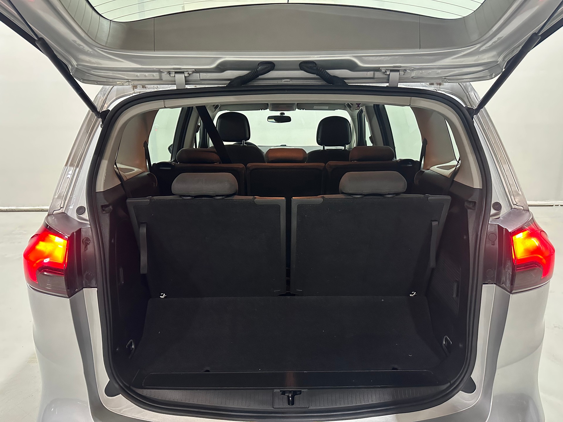 OPEL Zafira Tourer 2.0 CDTi BiTurbo Sport-image-11