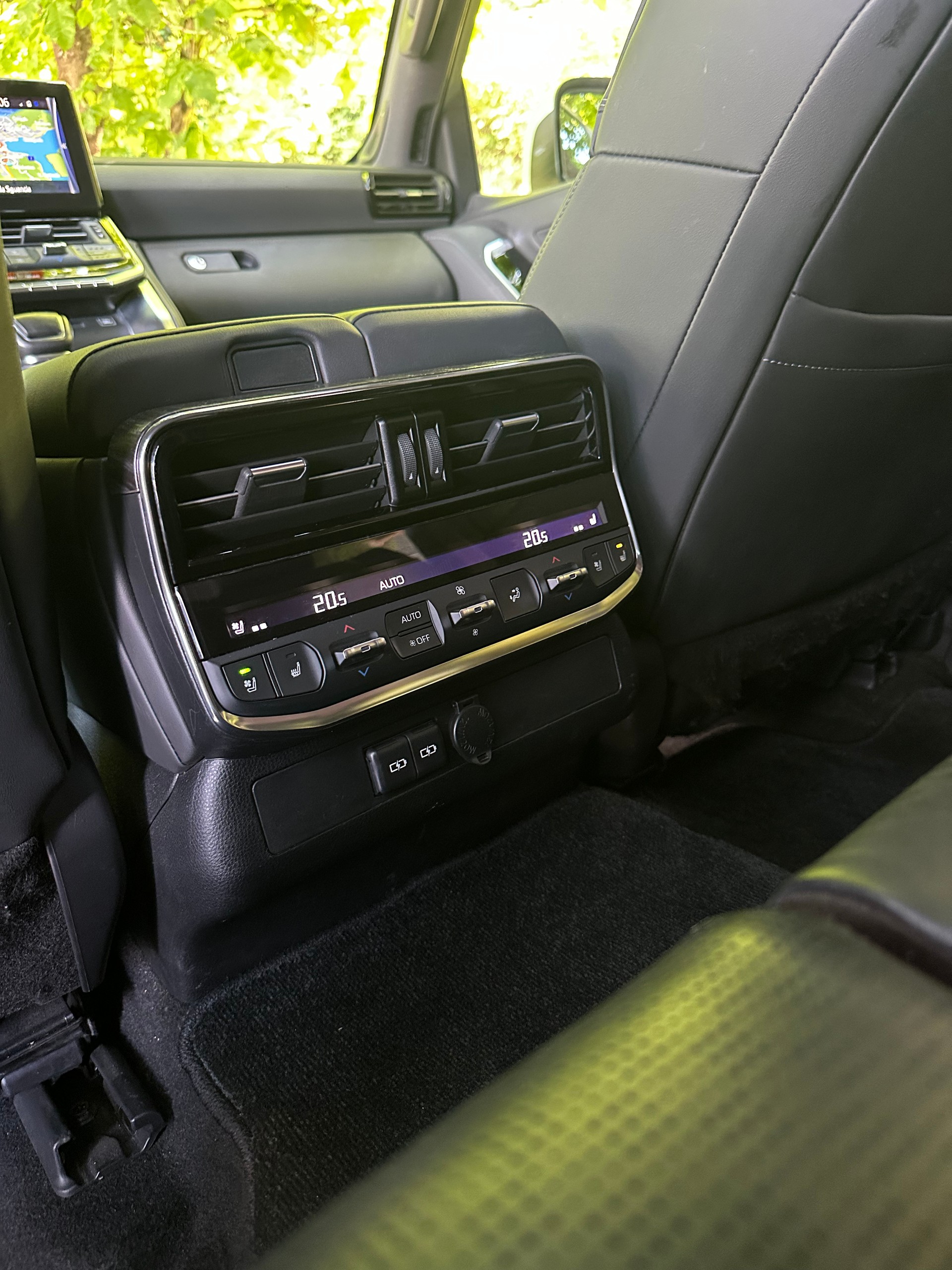 TOYOTA Land Cruiser 300 70'Anniversary 3.5 twin turbo-image-12
