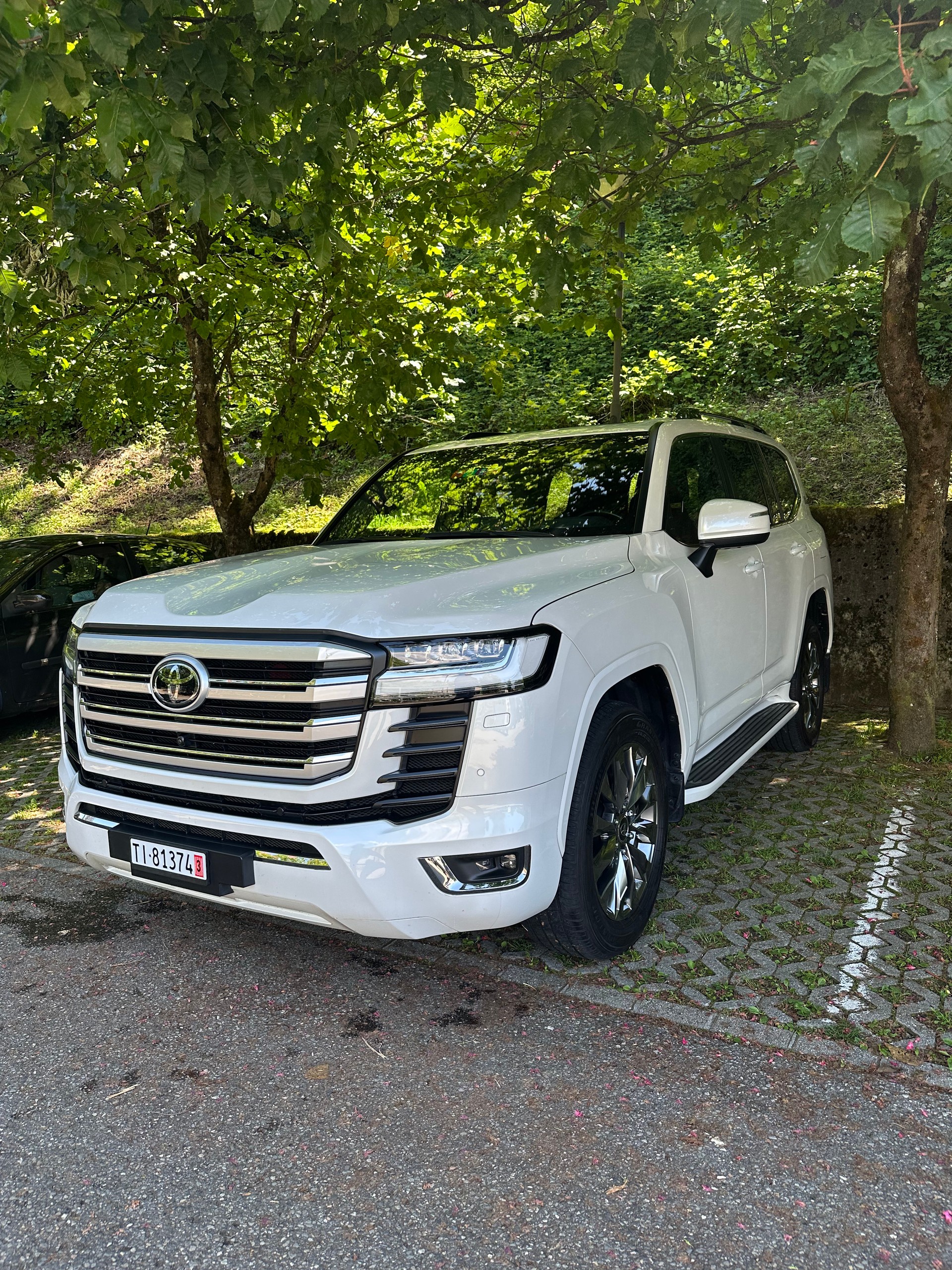 TOYOTA Land Cruiser 300 70'Anniversary 3.5 twin turbo-image-1