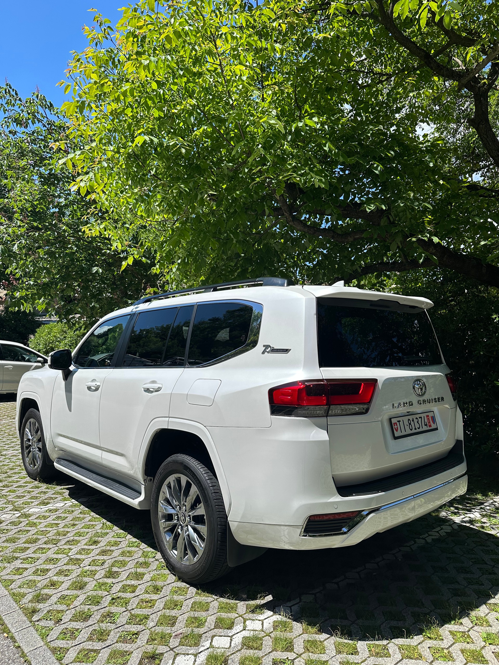 TOYOTA Land Cruiser 300 70'Anniversary 3.5 twin turbo-image-28