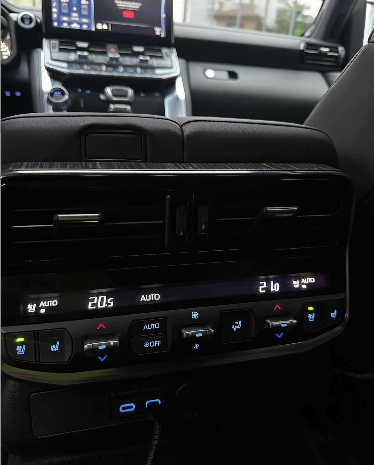 TOYOTA Land Cruiser 300 70'Anniversary 3.5 twin turbo-image-26