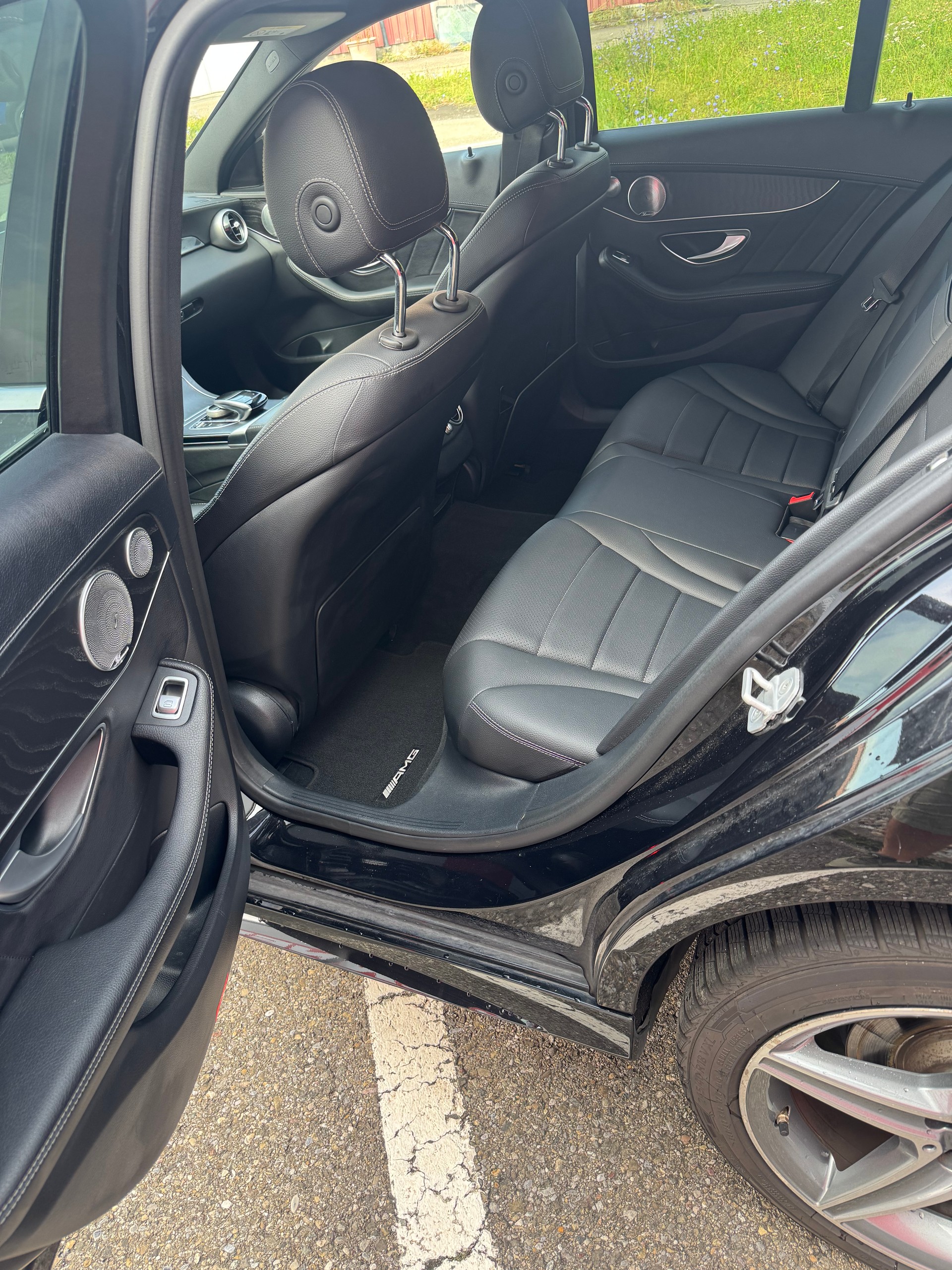 MERCEDES-BENZ C 220 BlueTEC Swiss Star AMG Line 7G-Tronic-image-7