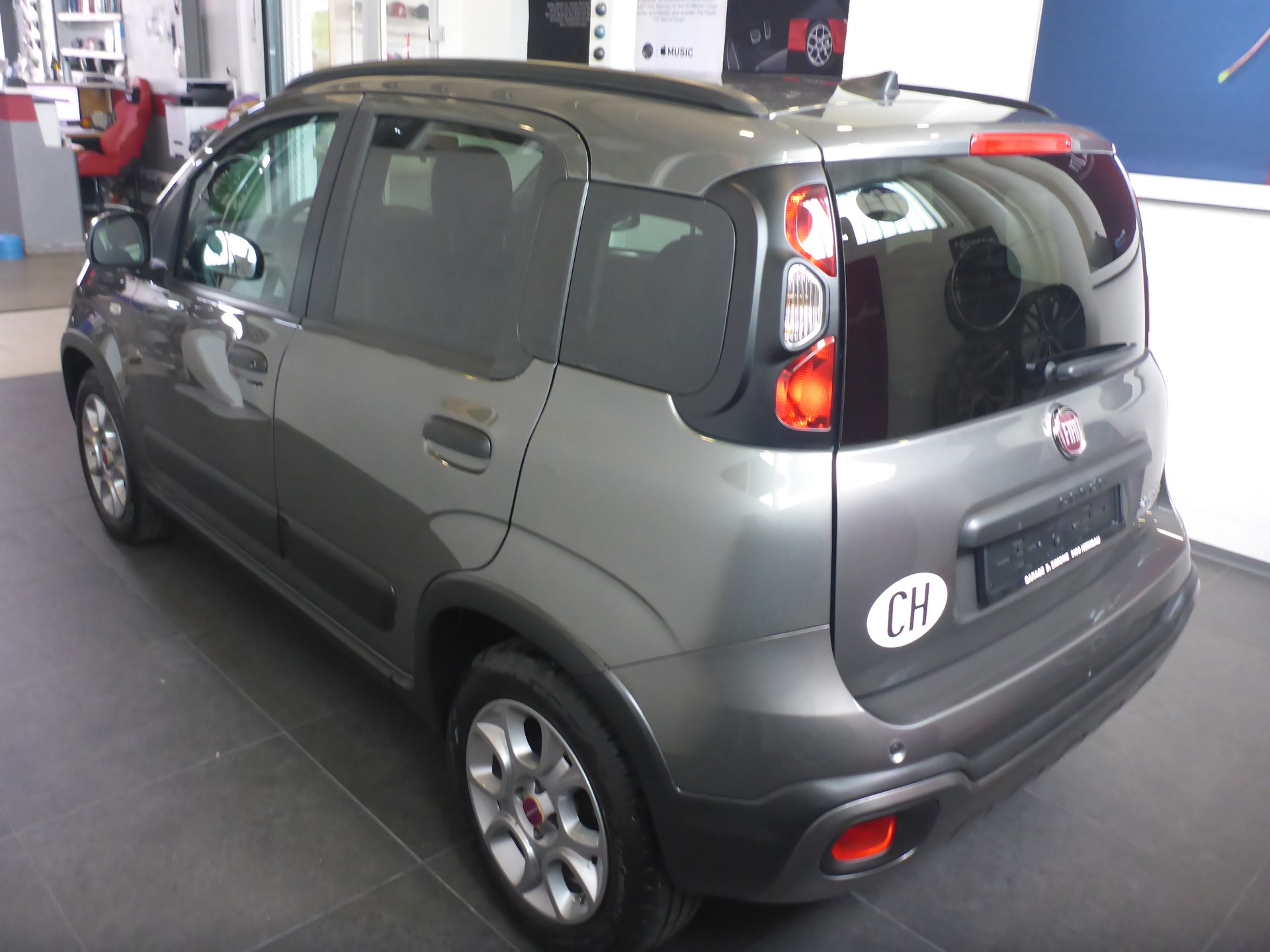 FIAT Panda 1.0 MHEV Cross-image-2