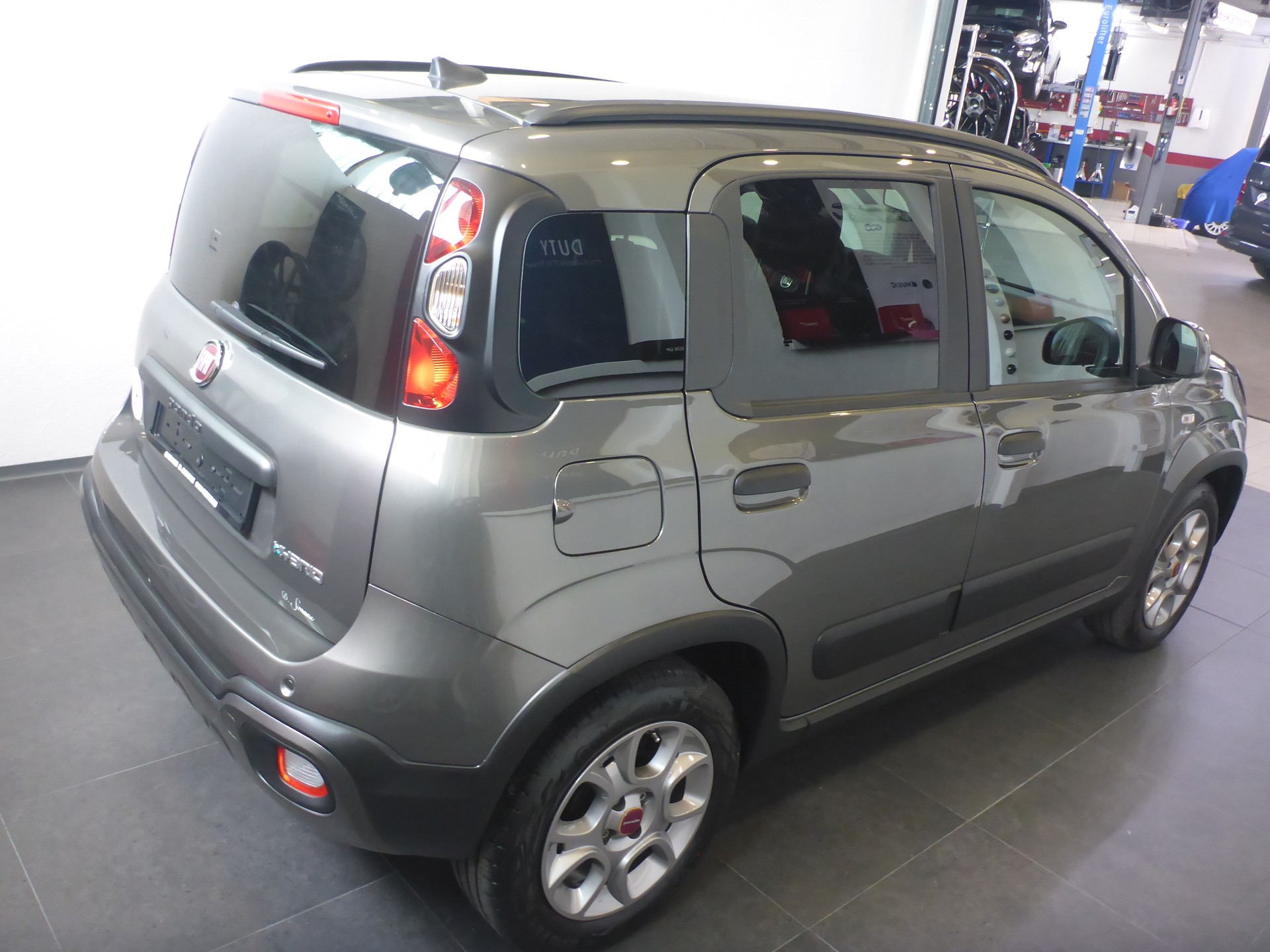 FIAT Panda 1.0 MHEV Cross-image-3