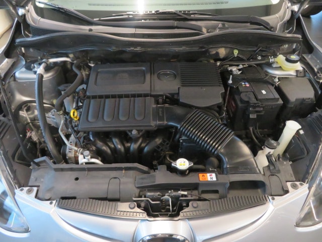 MAZDA 2 1.3i 16V Voila ma Suisse Edition-image-8