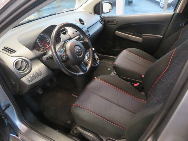MAZDA 2 1.3i 16V Voila ma Suisse Edition-image-4