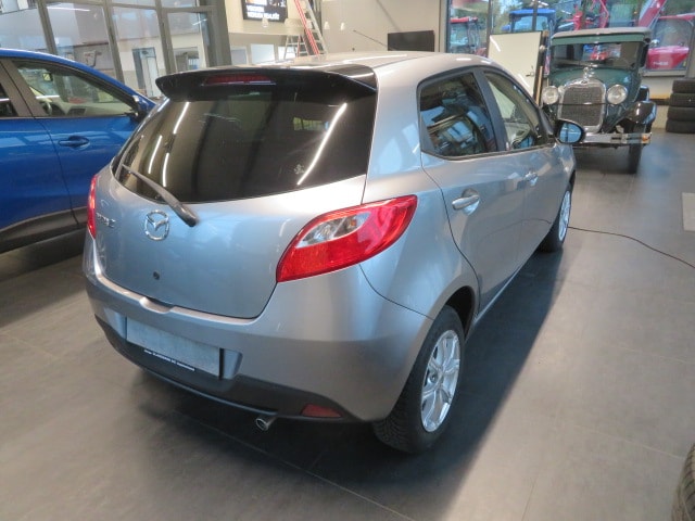 MAZDA 2 1.3i 16V Voila ma Suisse Edition-image-2