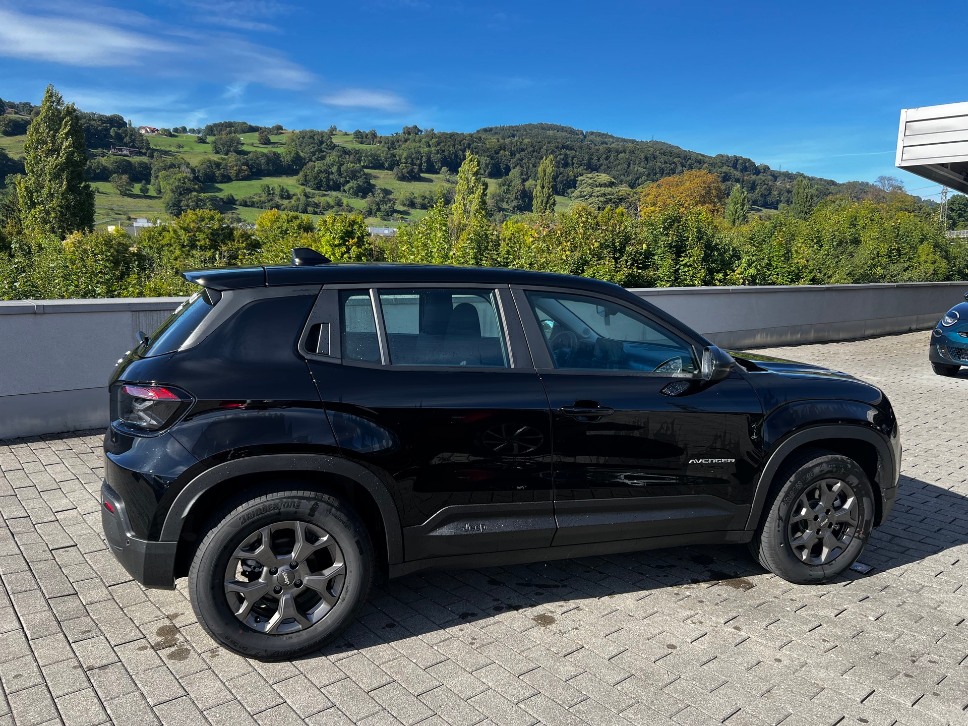 JEEP Avenger 1.2 T Black Kite-image-1