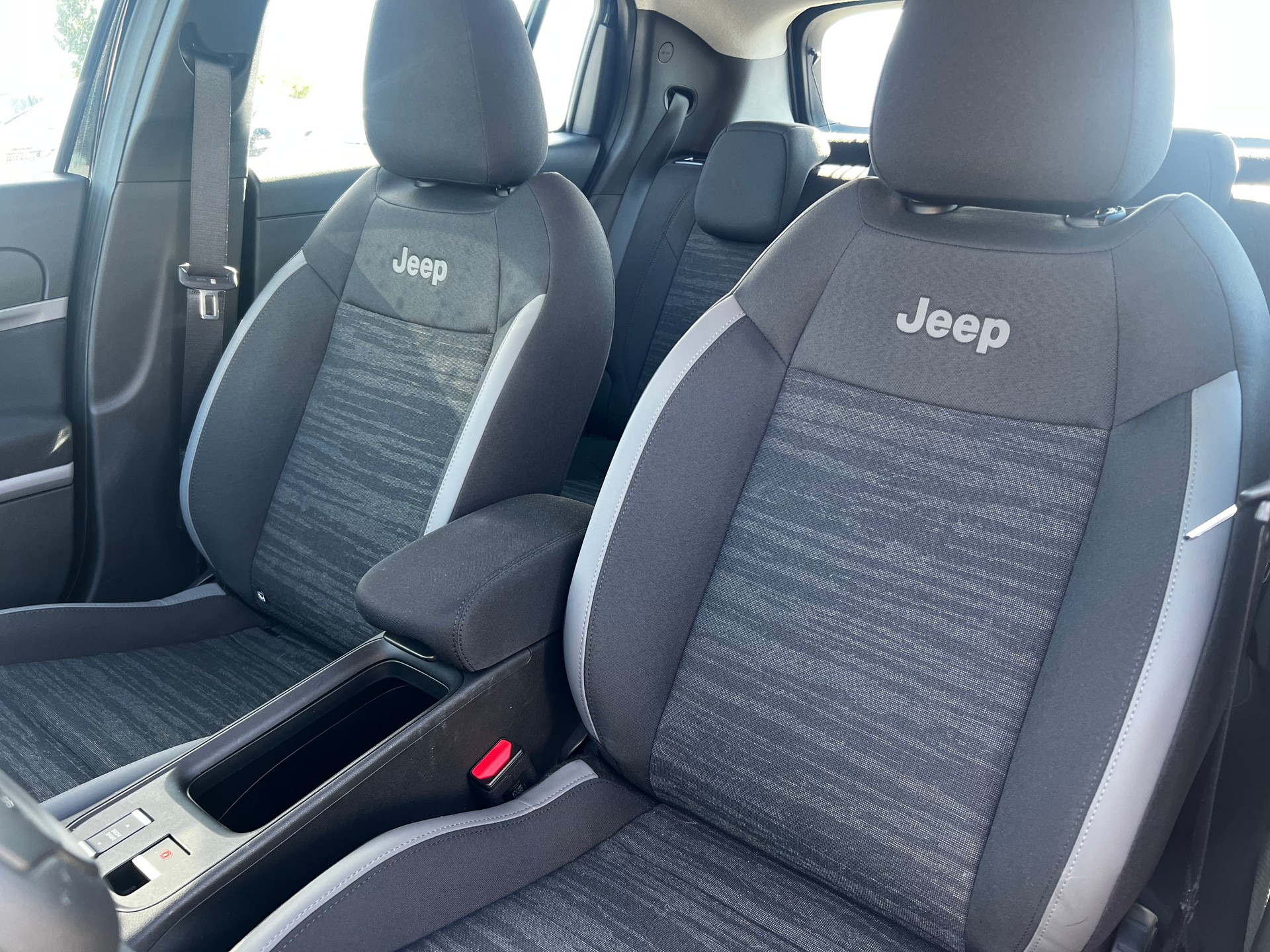 JEEP Avenger 1.2 T Black Kite-image-11