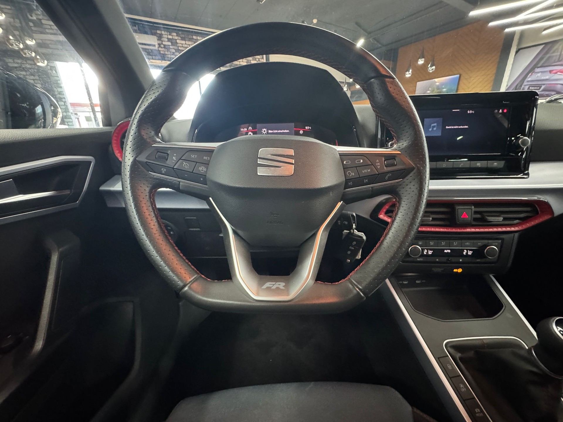 SEAT Arona 1.0 TSI Eco FR-image-9