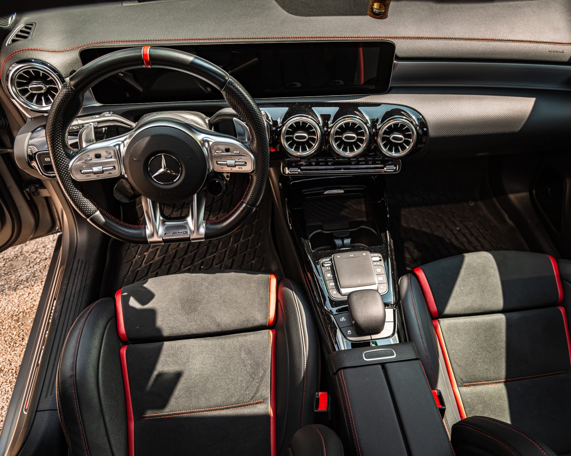 MERCEDES-BENZ CLA Shooting Brake 35 AMG 4Matic 7G-DCT-image-8