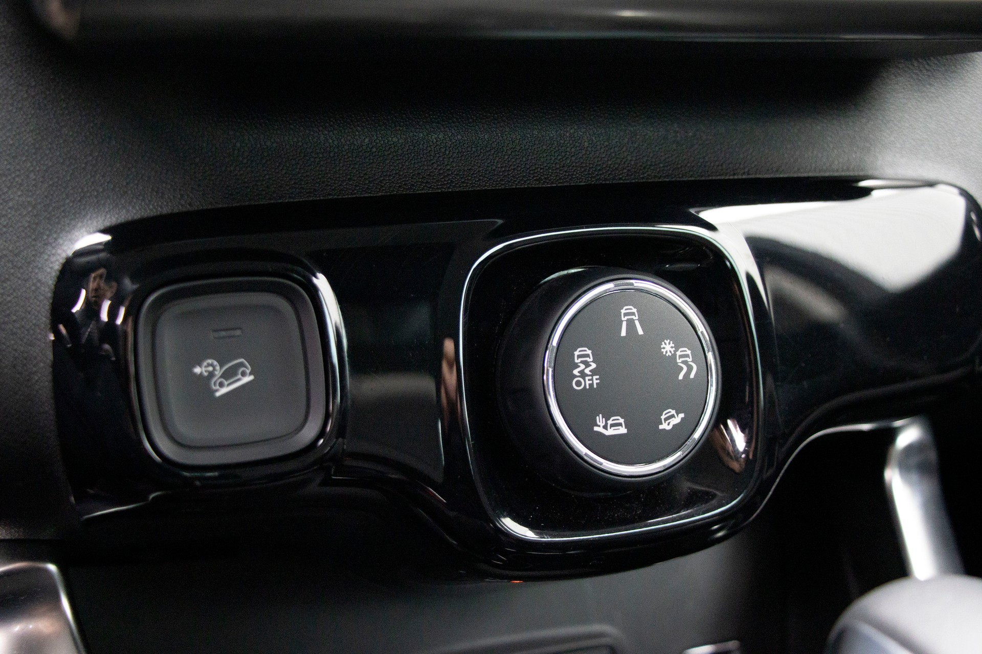 CITROEN C3 Aircross 1.2i PureTech Max EAT6-image-7