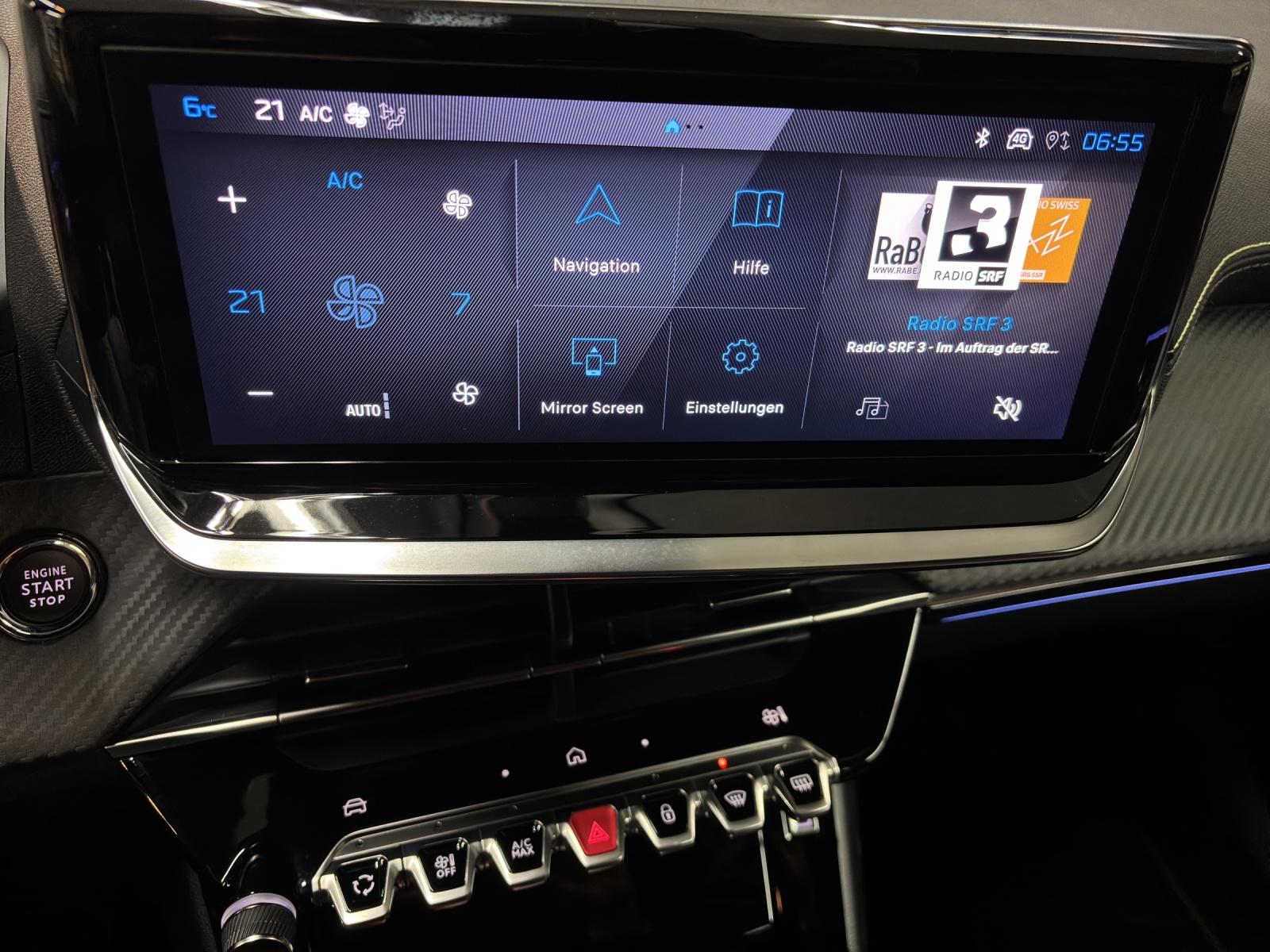 PEUGEOT 2008 1.2 145 MHEV GT-image-12
