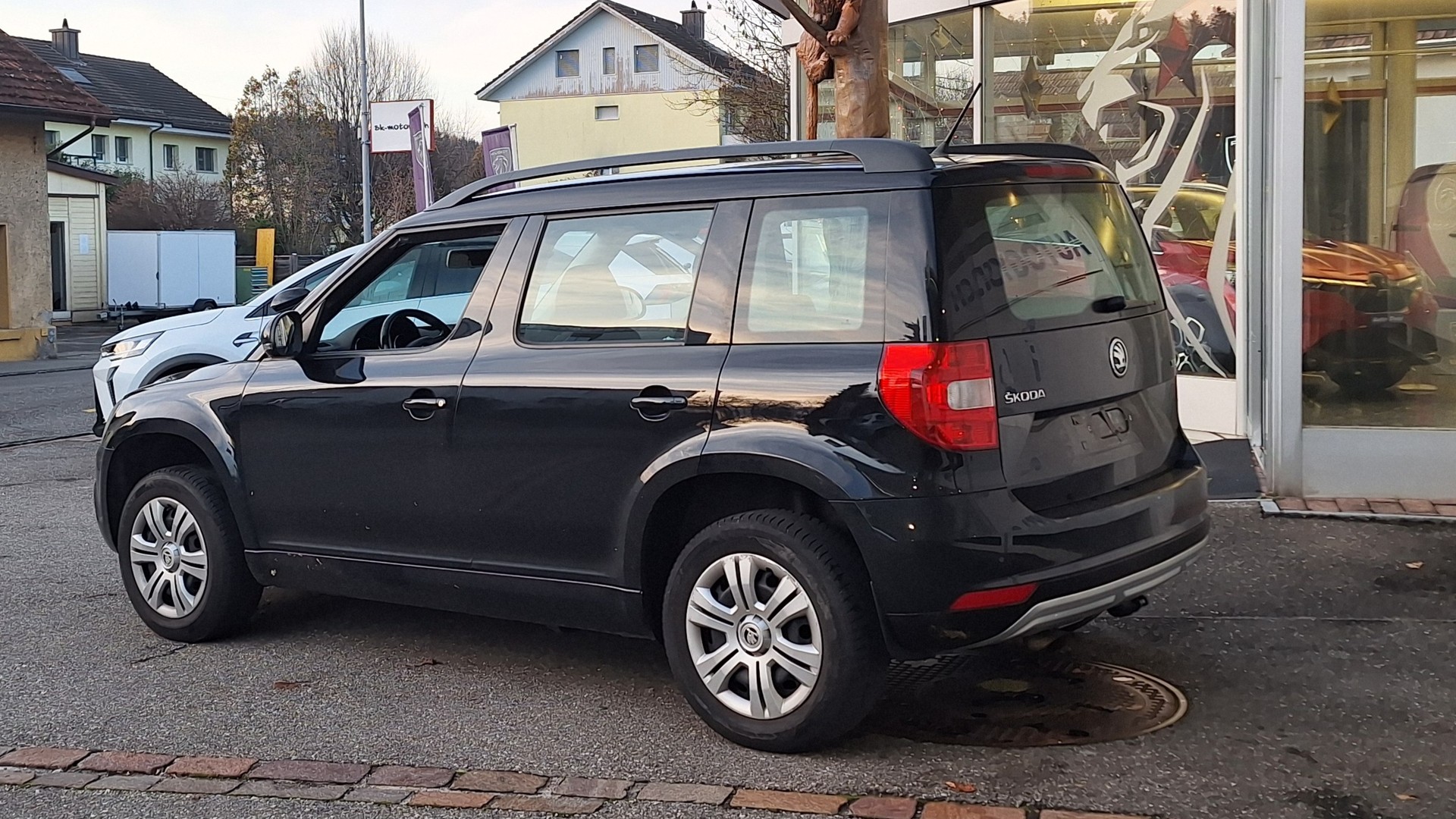 SKODA Yeti 1.2 TSI mit AHK 1200kg-image-1