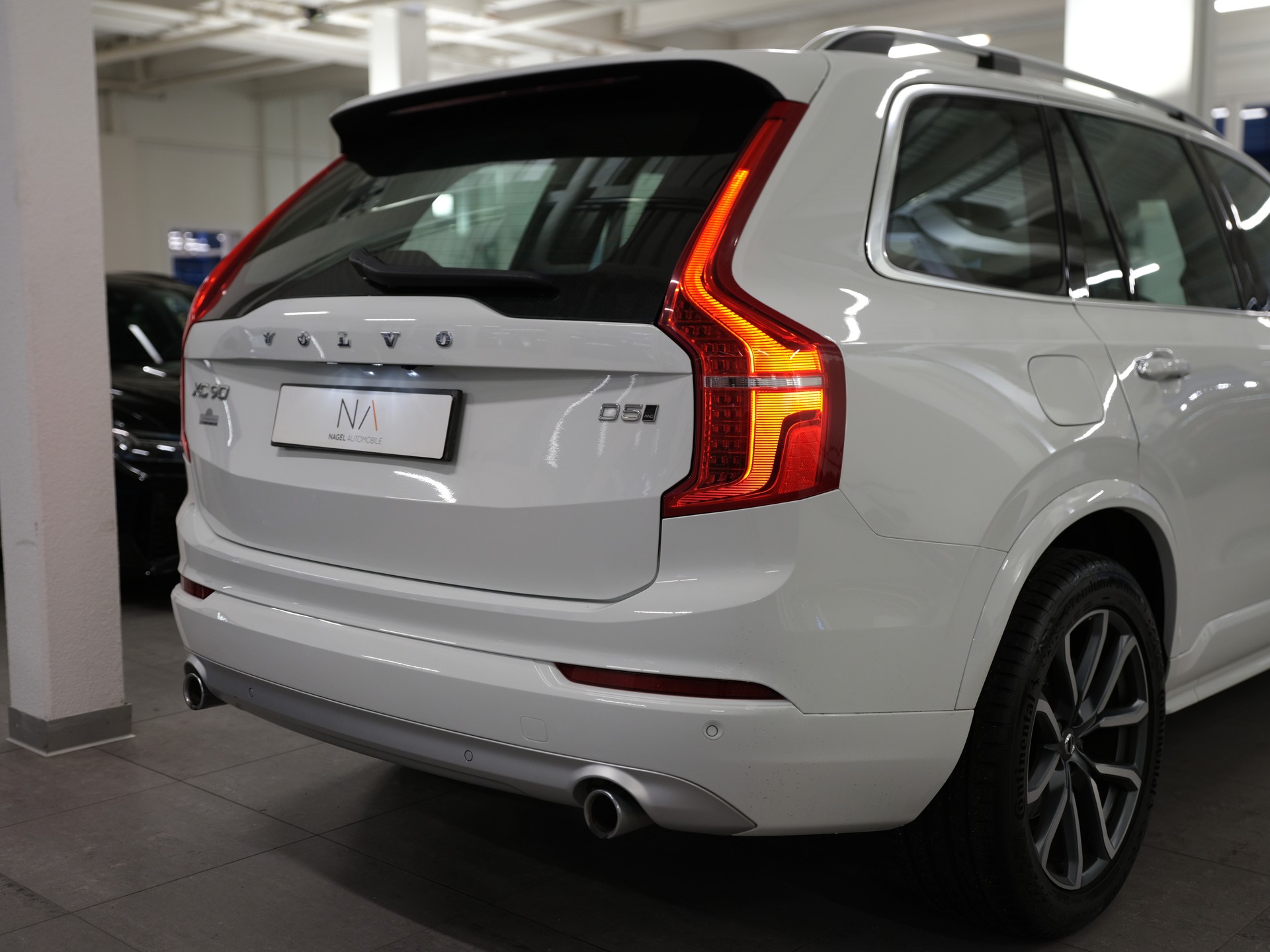 VOLVO XC90 D5 AWD Momentum Geartronic *Surround View* *Keyless Drive*-image-11