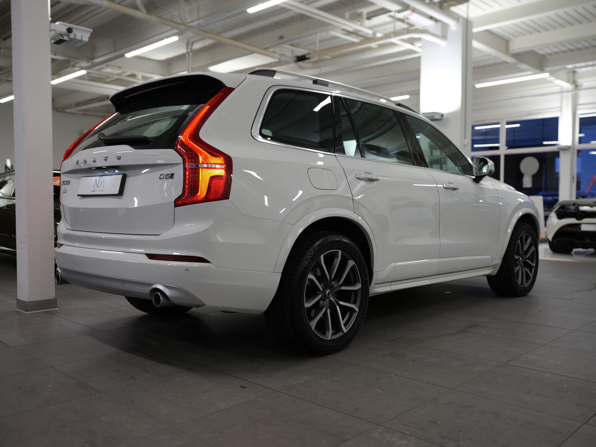 VOLVO XC90 D5 AWD Momentum Geartronic *Surround View* *Keyless Drive*-image-6